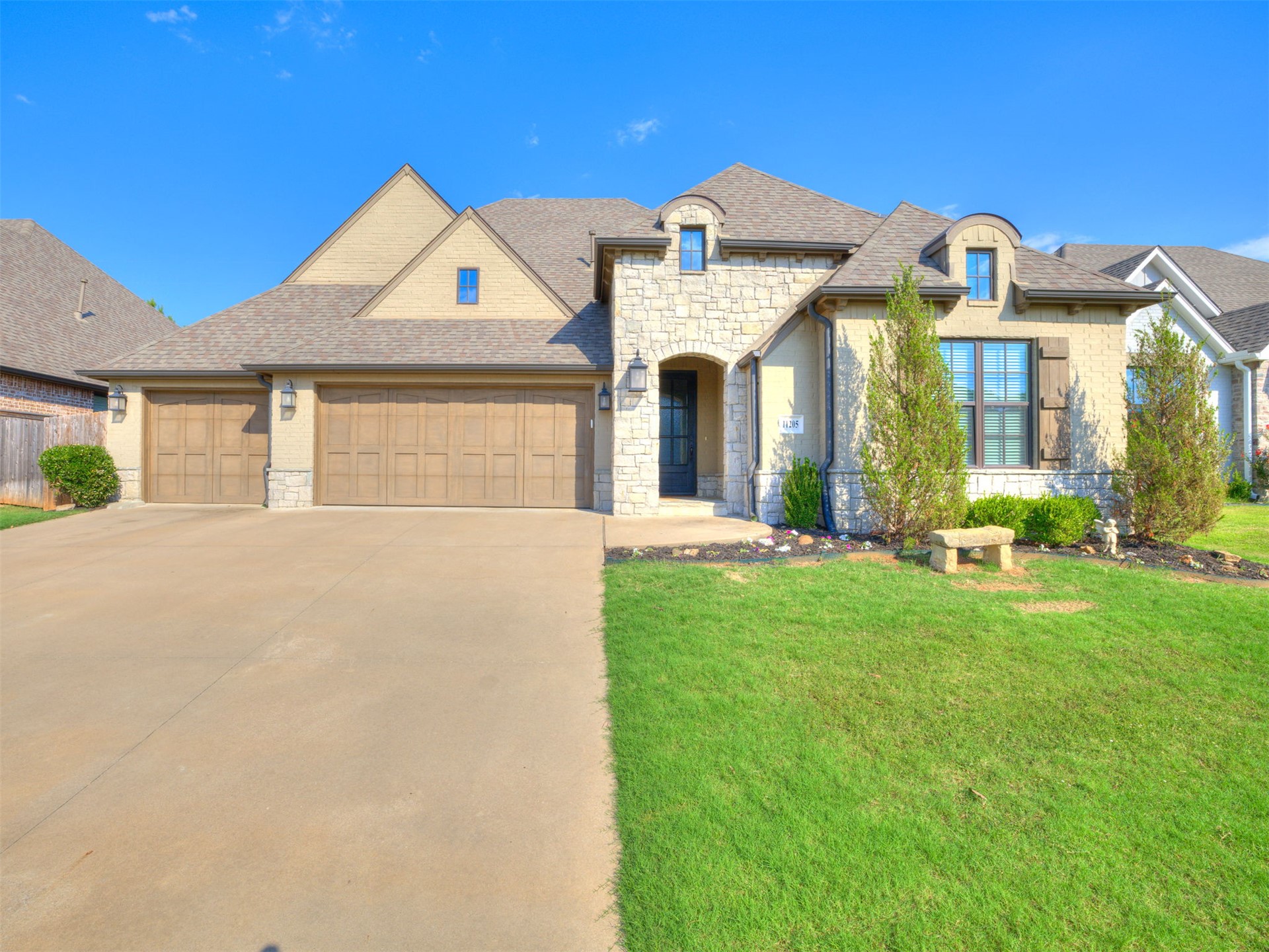 11205 S Redbud Street Property Photo 5