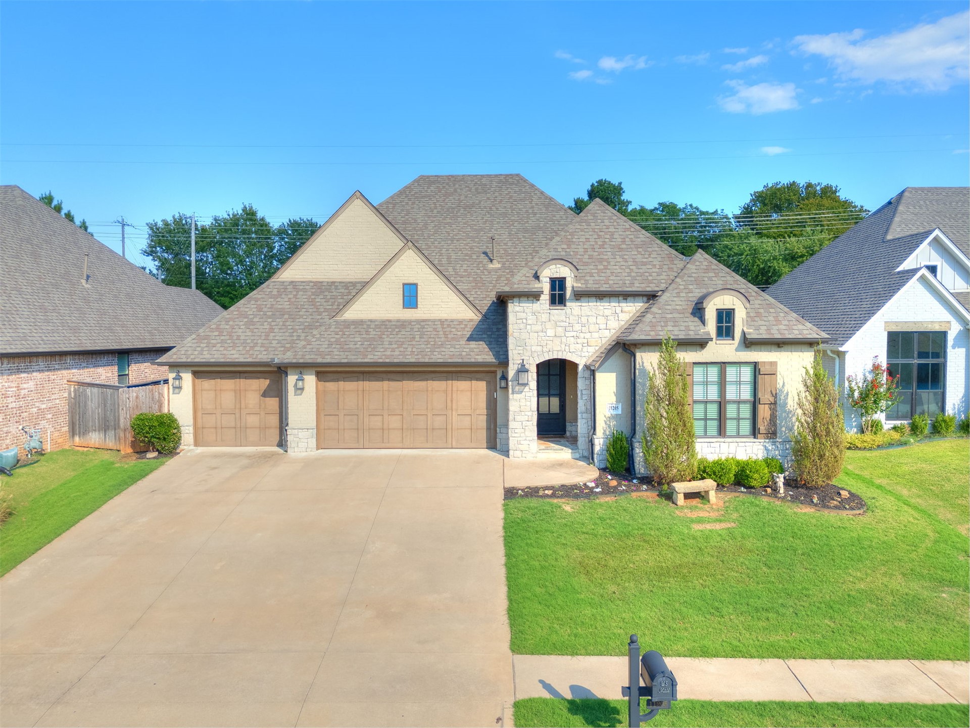 11205 S Redbud Street Property Photo 9
