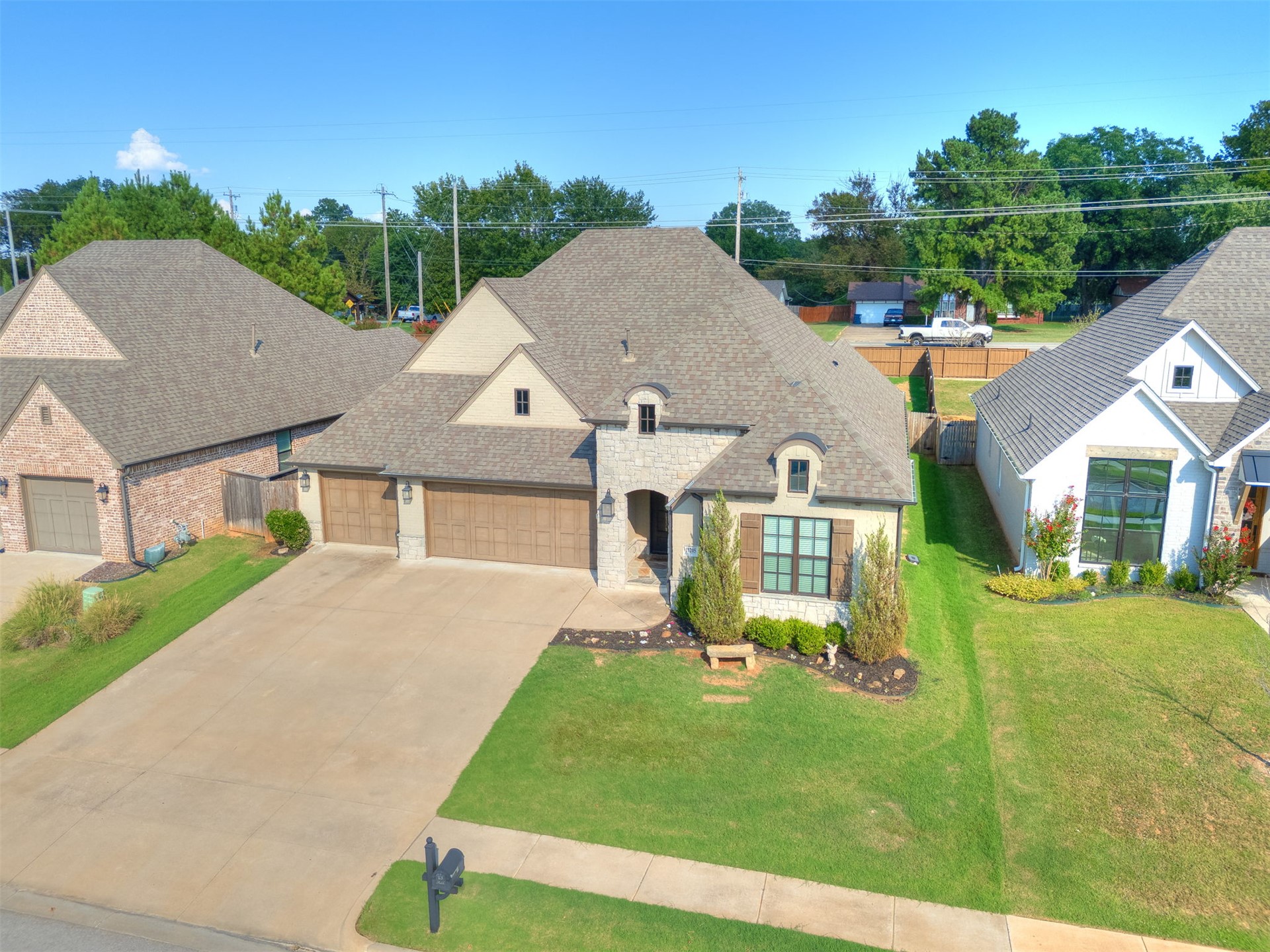 11205 S Redbud Street Property Photo 11