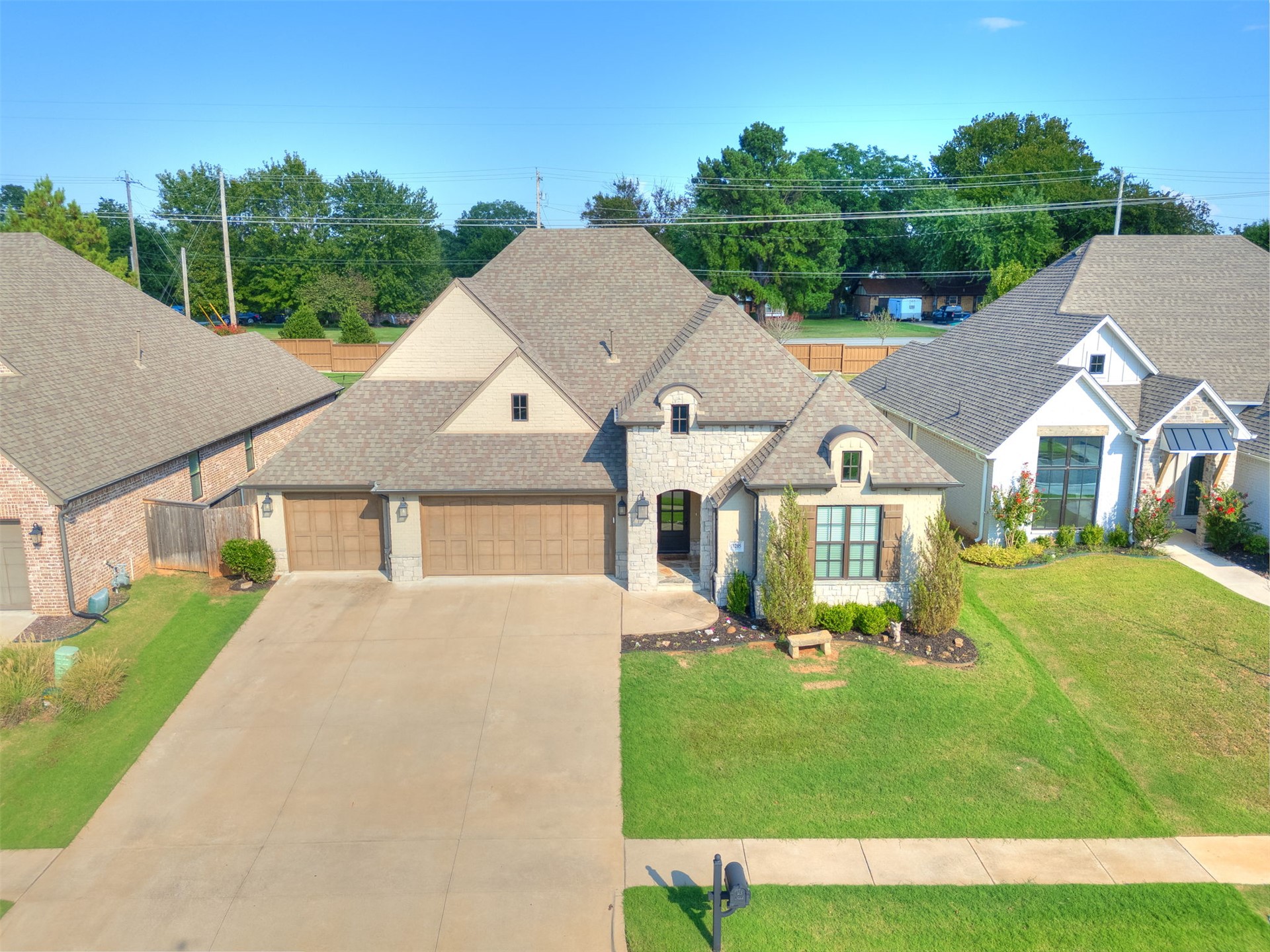 11205 S Redbud Street Property Photo 12