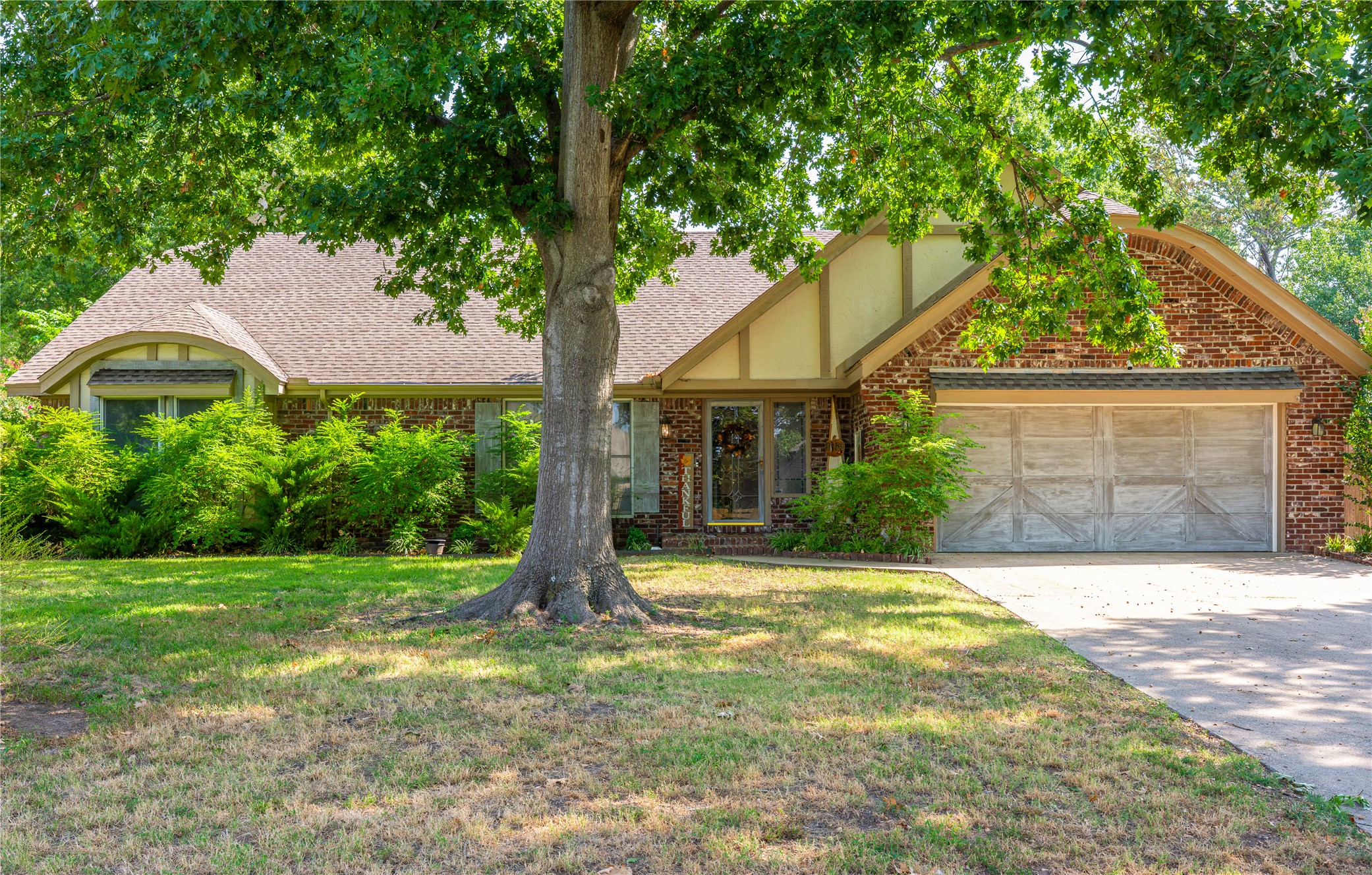 2410 St Andrews Court Property Photo 1
