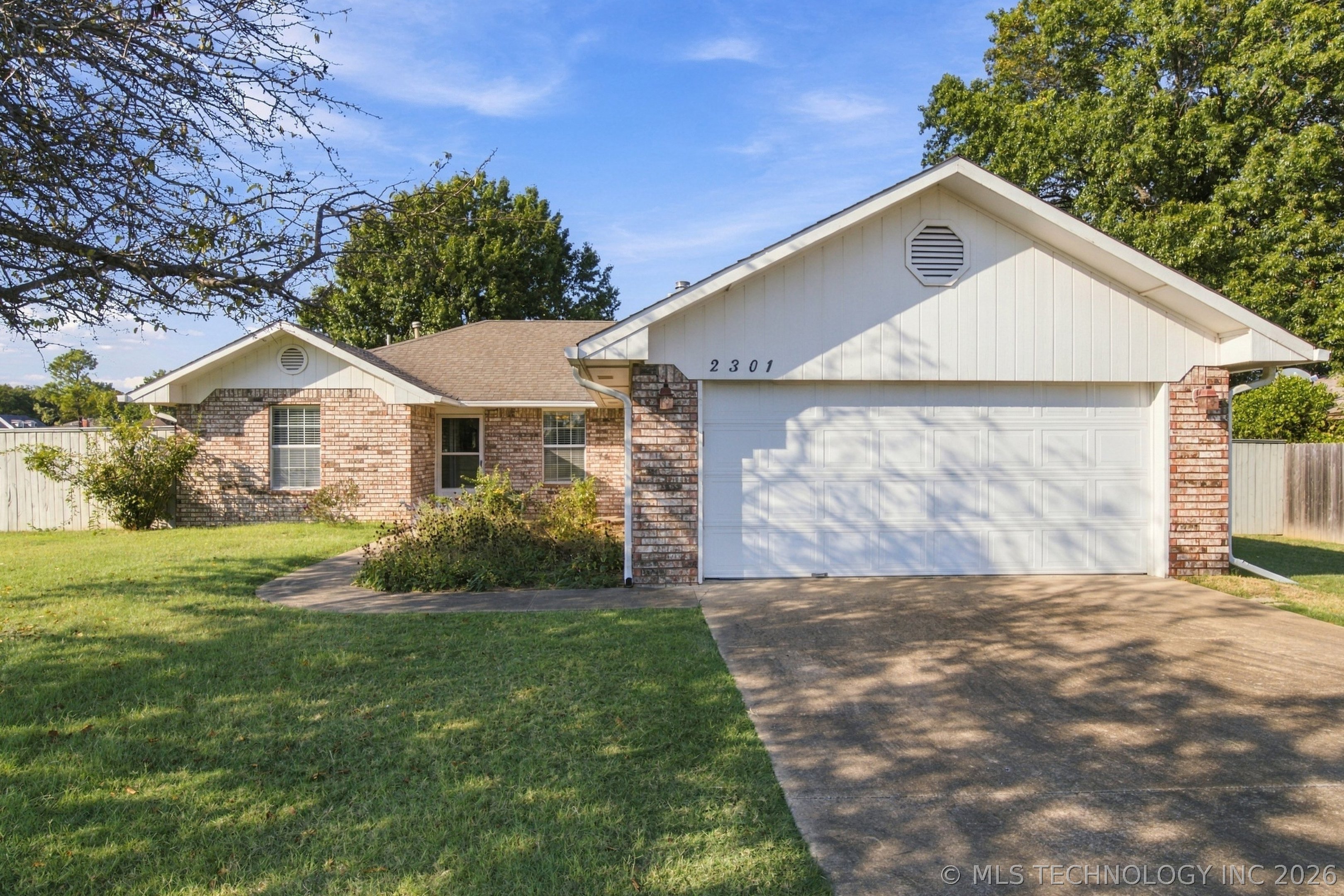 2301 Piney Point Avenue Property Photo 1
