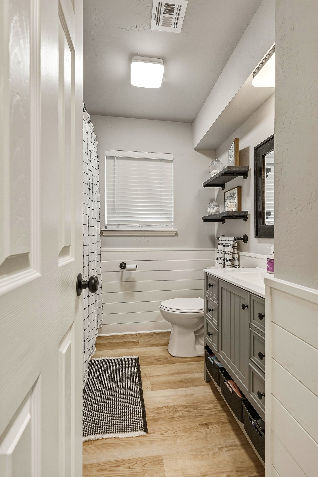 905 Charles Drive Property Photo 15