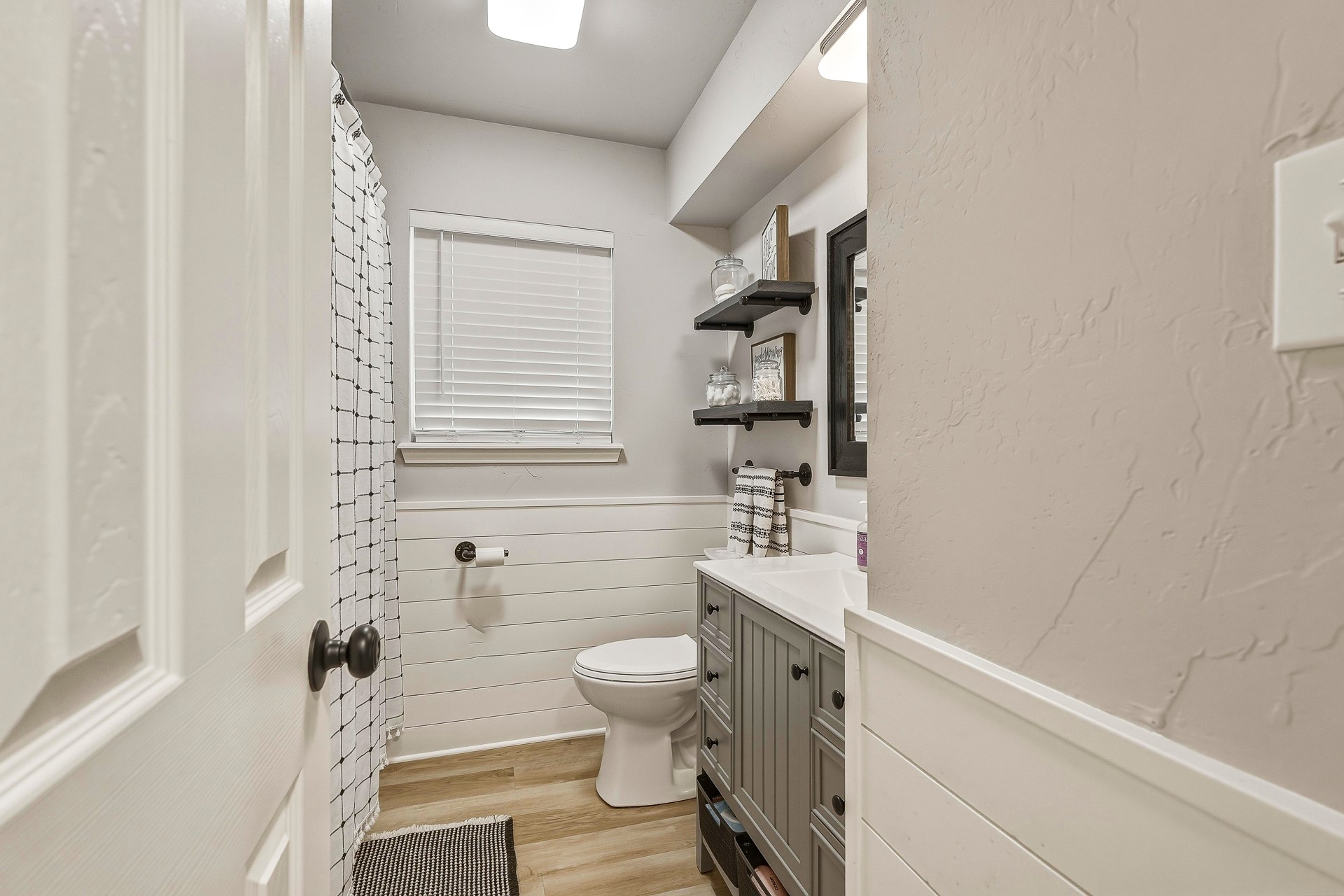 905 Charles Drive Property Photo 16