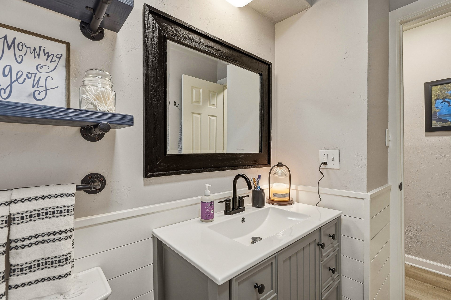 905 Charles Drive Property Photo 17