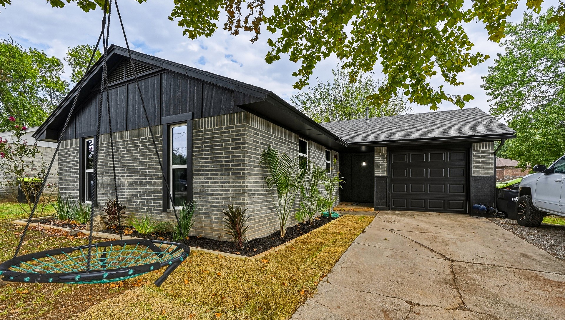 905 Charles Drive Property Photo 30