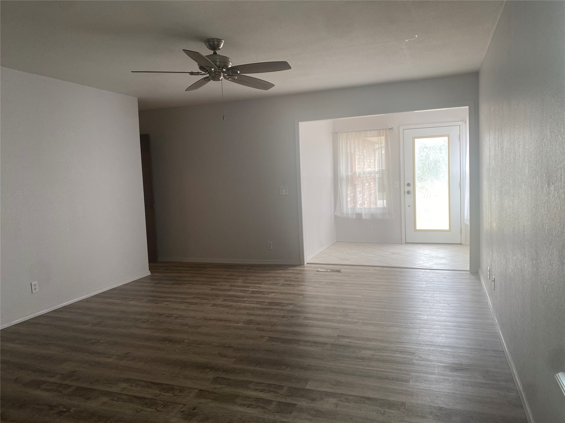 11022 S 85th East Avenue B Property Photo 2
