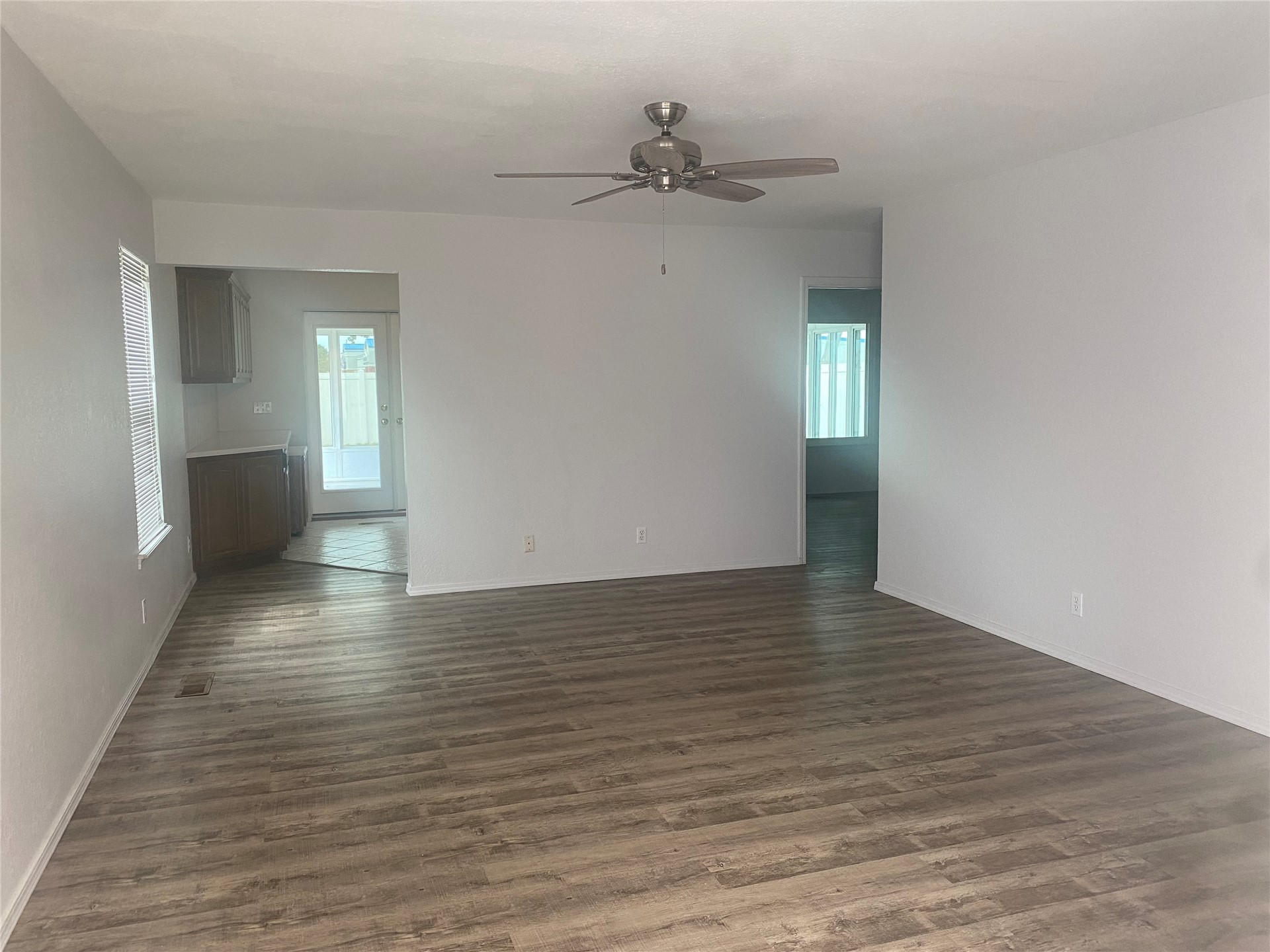 11022 S 85th East Avenue B Property Photo 3