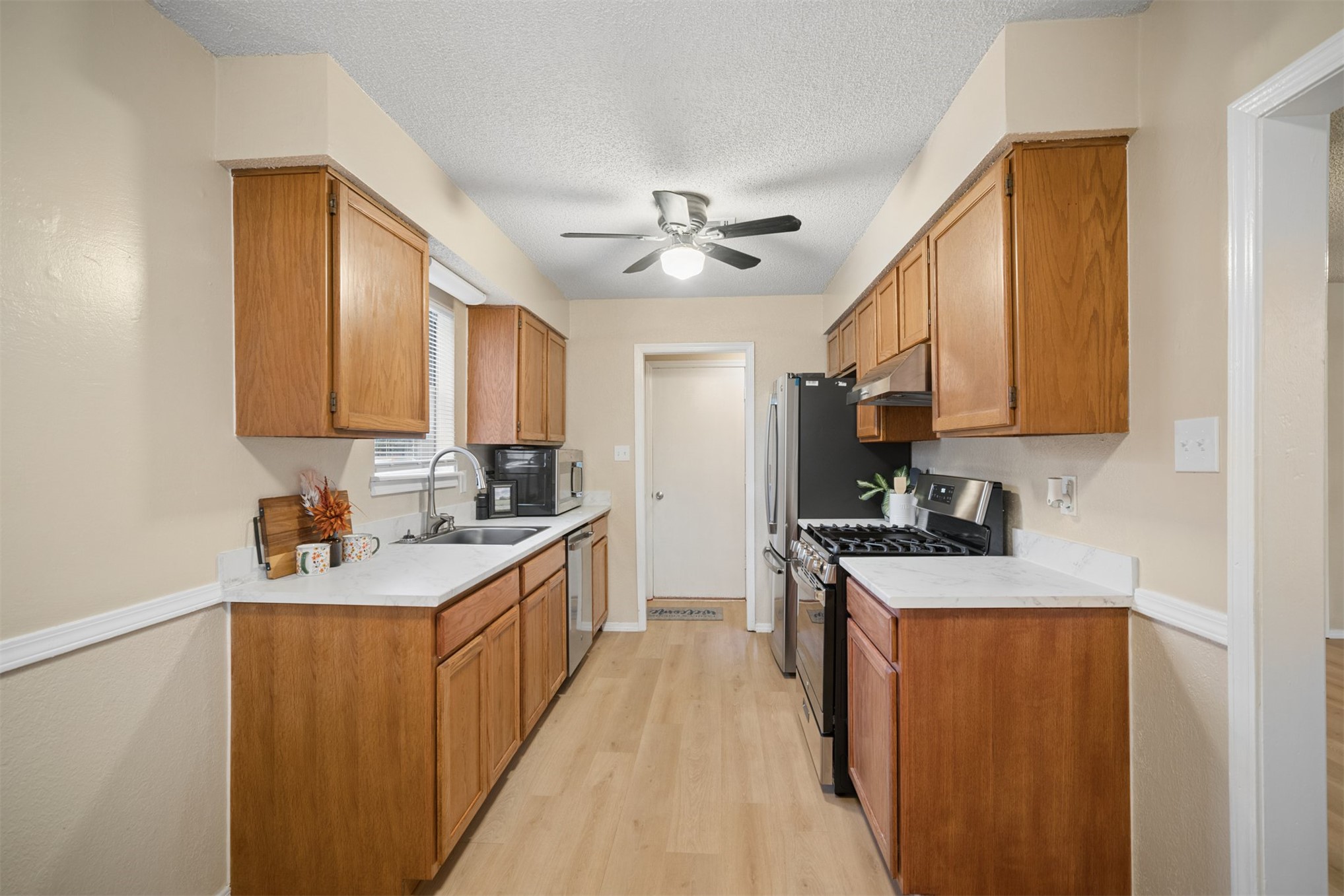 14004 S Poplar Street Property Photo 8