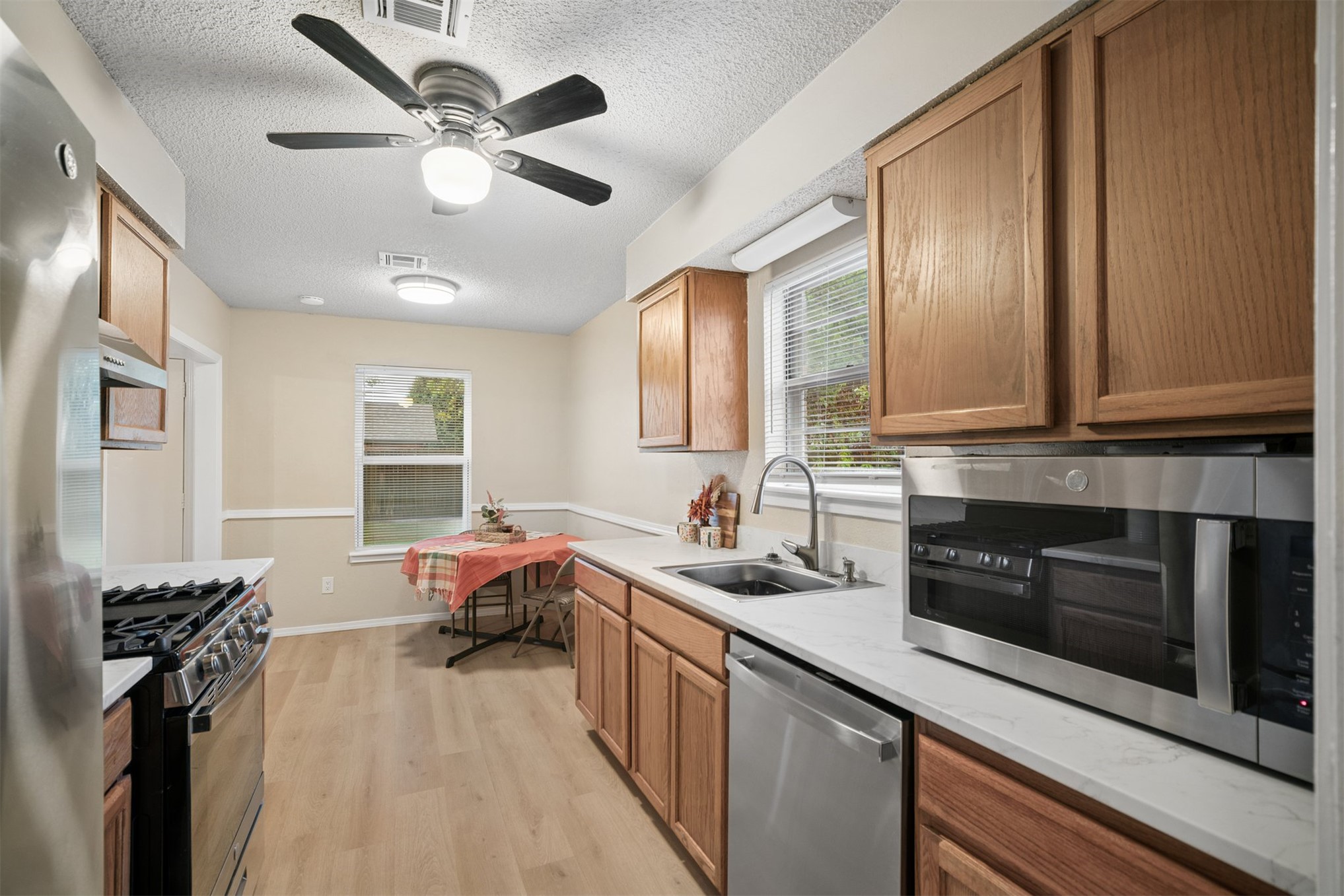 14004 S Poplar Street Property Photo 10