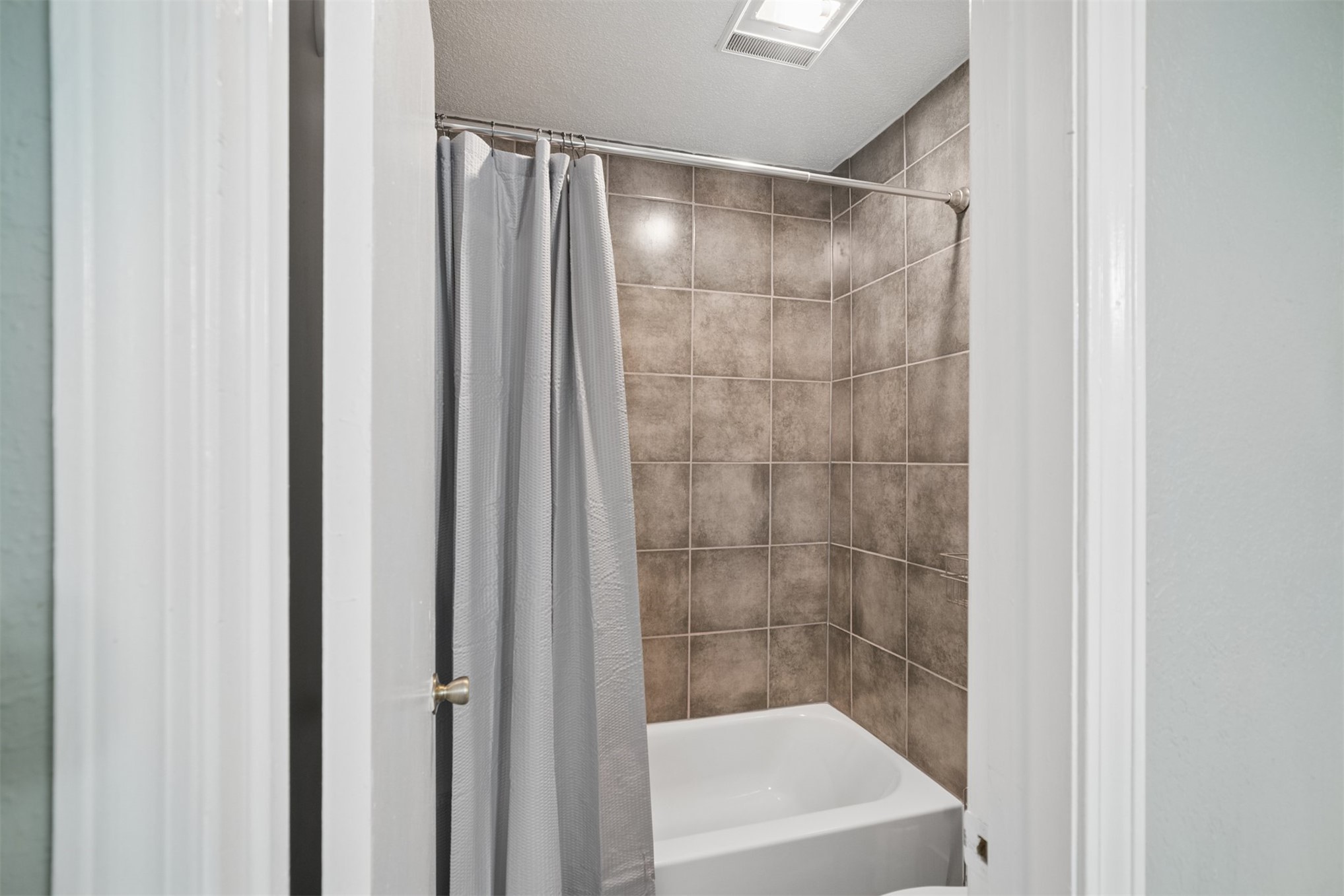 14004 S Poplar Street Property Photo 20