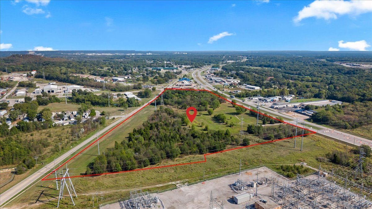 1487 N Highway 66 Highway Property Photo 9
