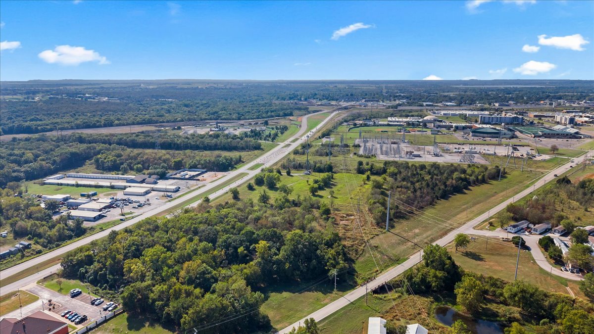 1487 N Highway 66 Highway Property Photo 11