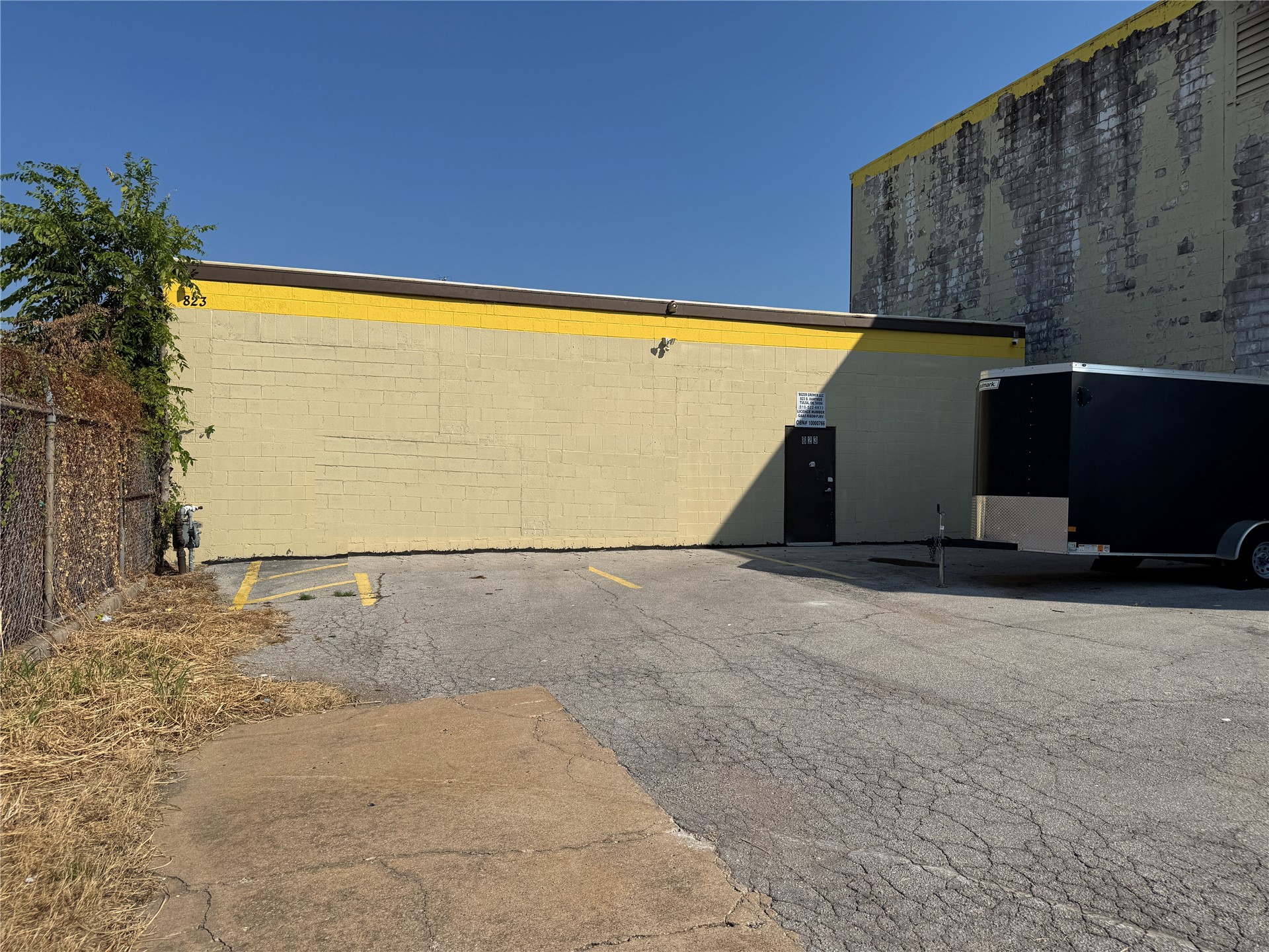 823 S Xanthus Avenue Property Photo 1