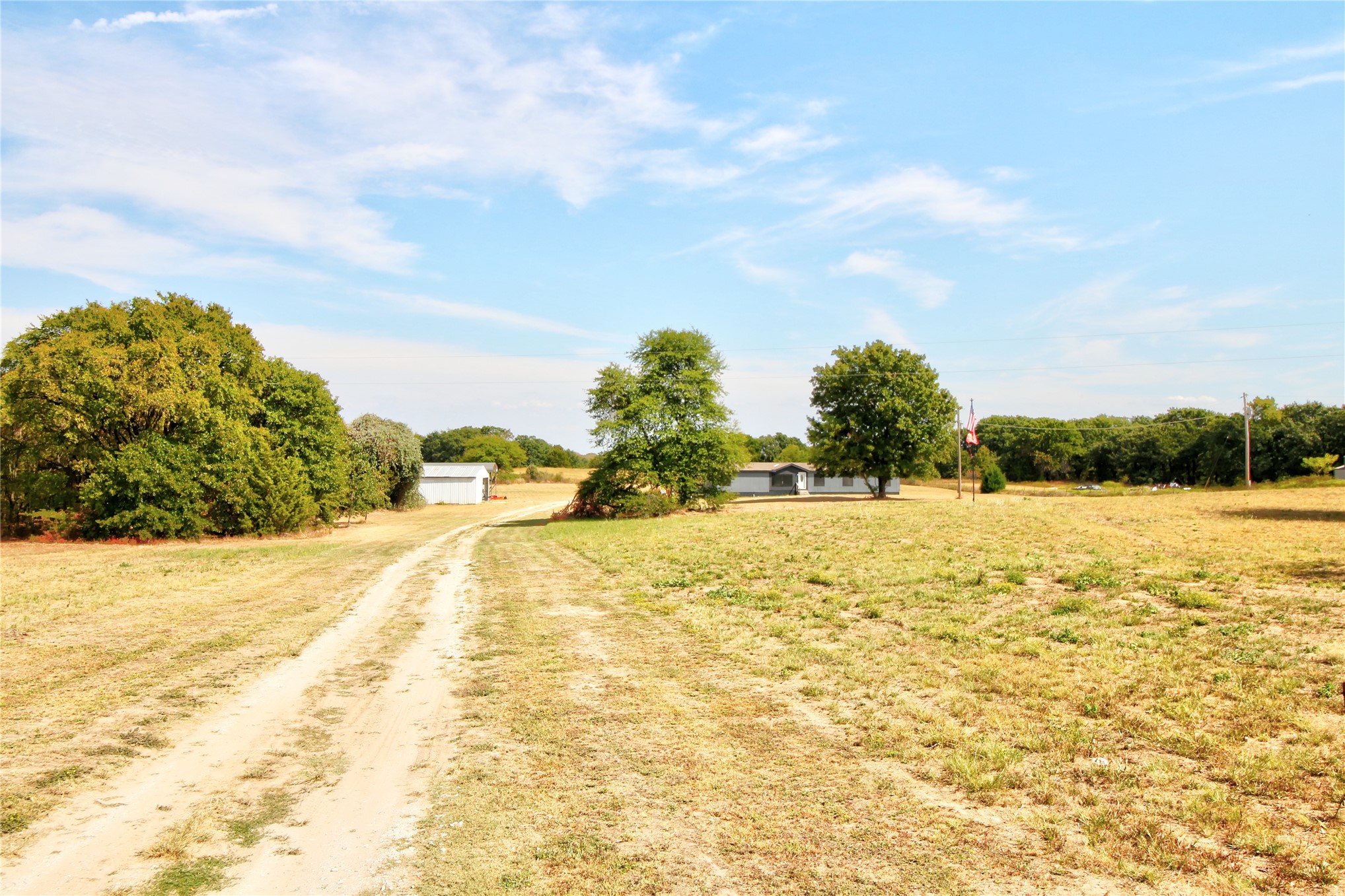 5924 Hummingbird Property Photo 2