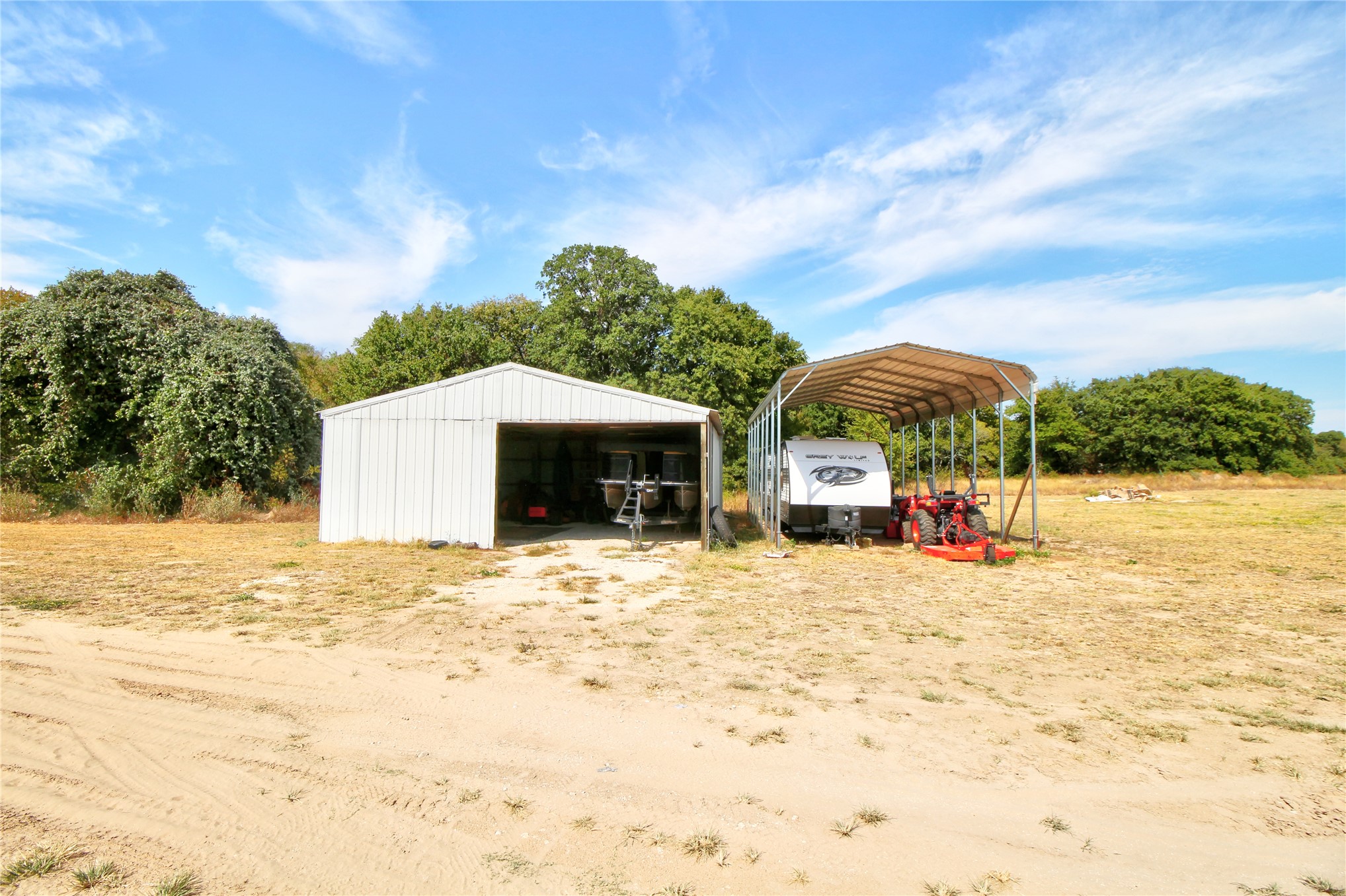 5924 Hummingbird Property Photo 3