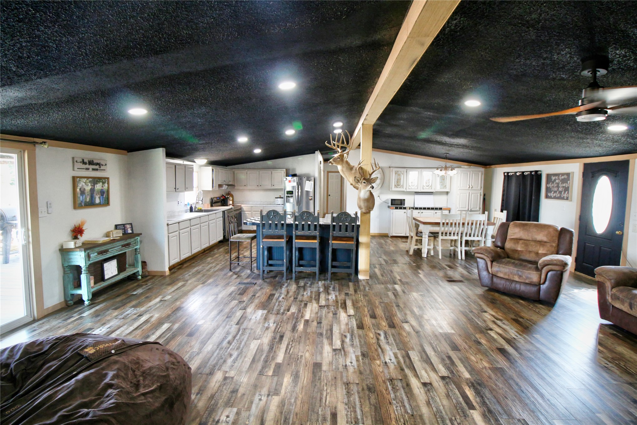 5924 Hummingbird Property Photo 6