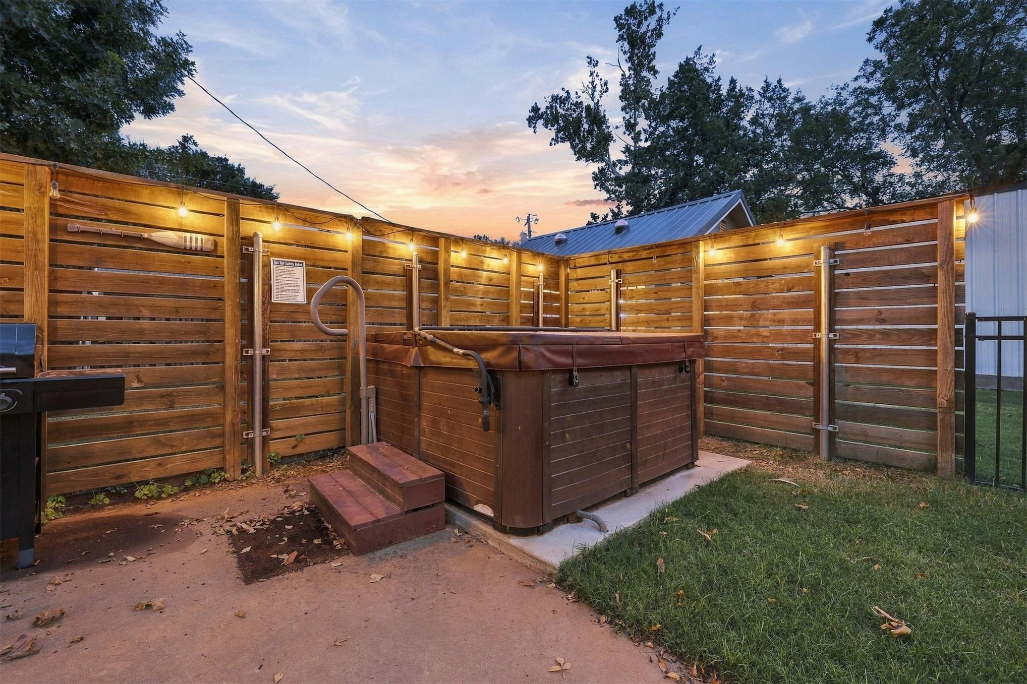 2828 Riverview Road Property Photo 5