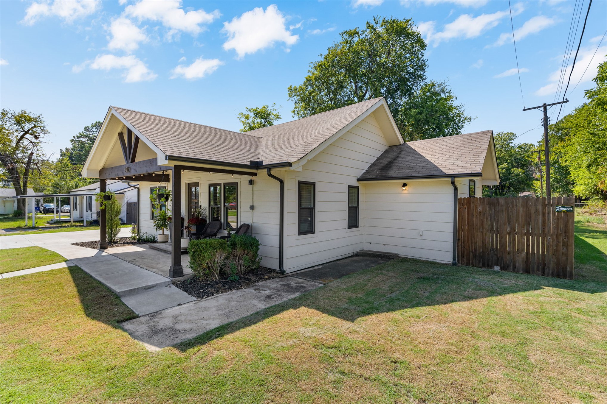 912 S Ash Avenue Property Photo 32