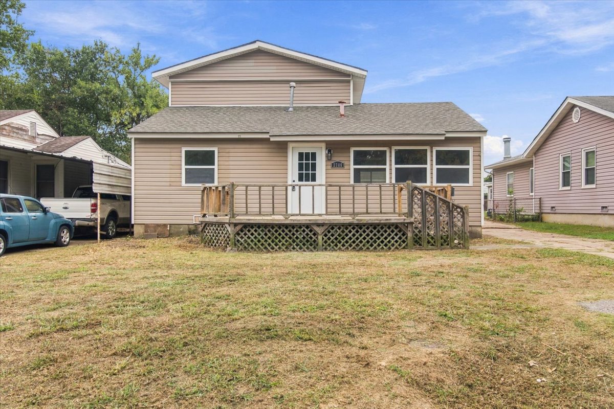 3706 W 42nd Place