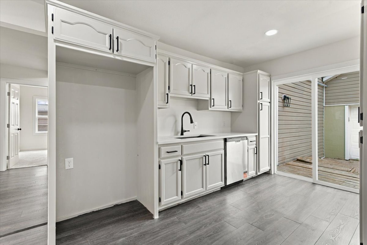 3706 W 42nd Place Property Photo 8