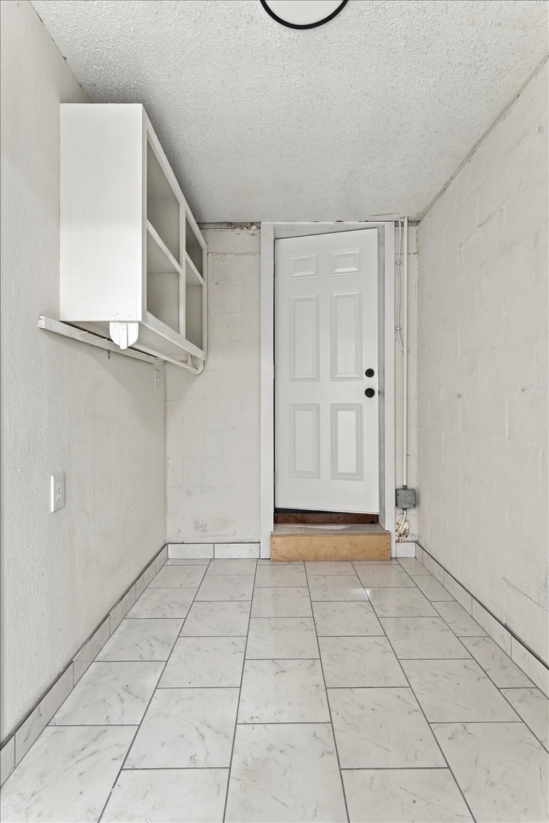 3706 W 42nd Place Property Photo 23