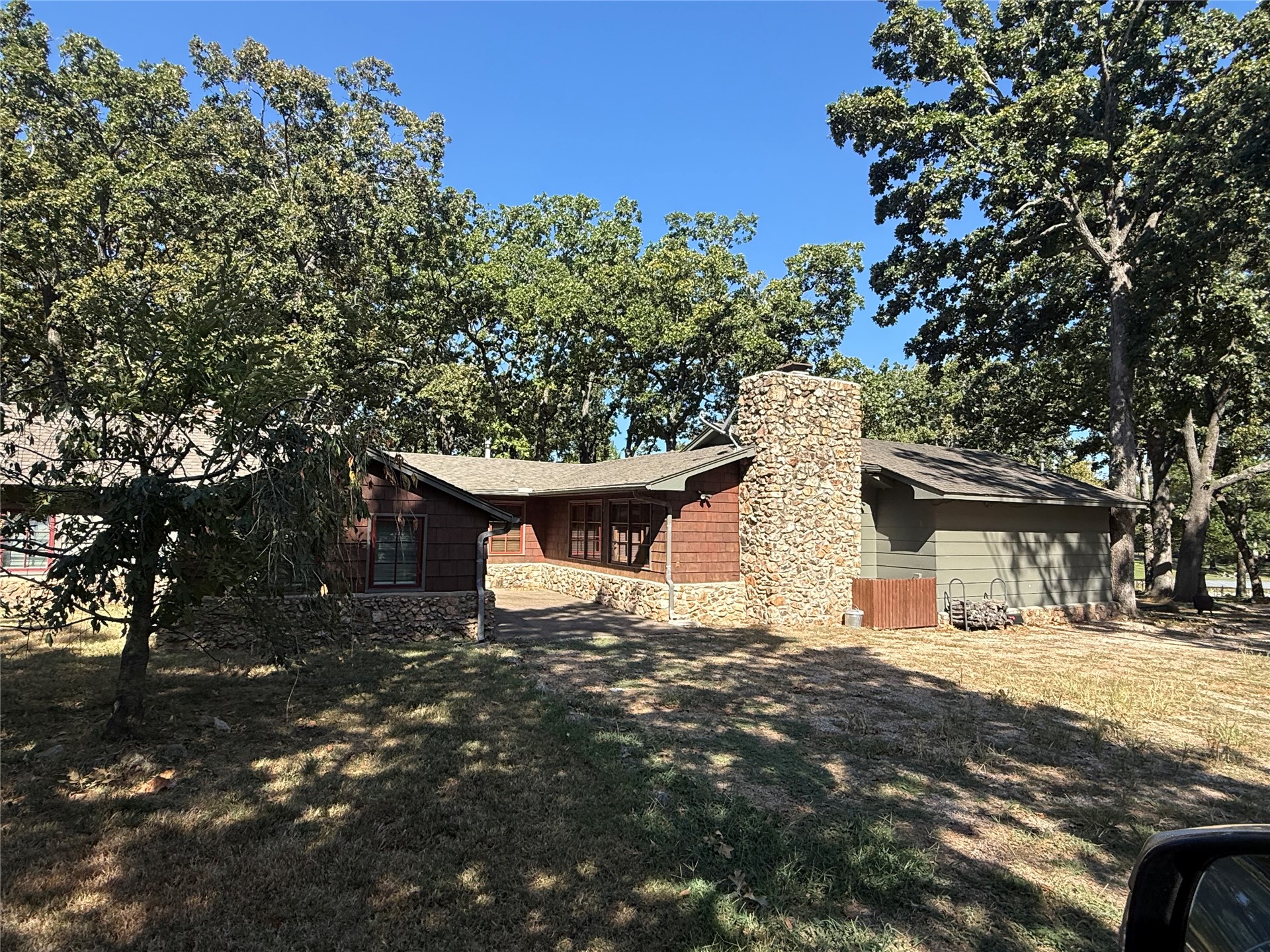 447932 E 348 Property Photo 1