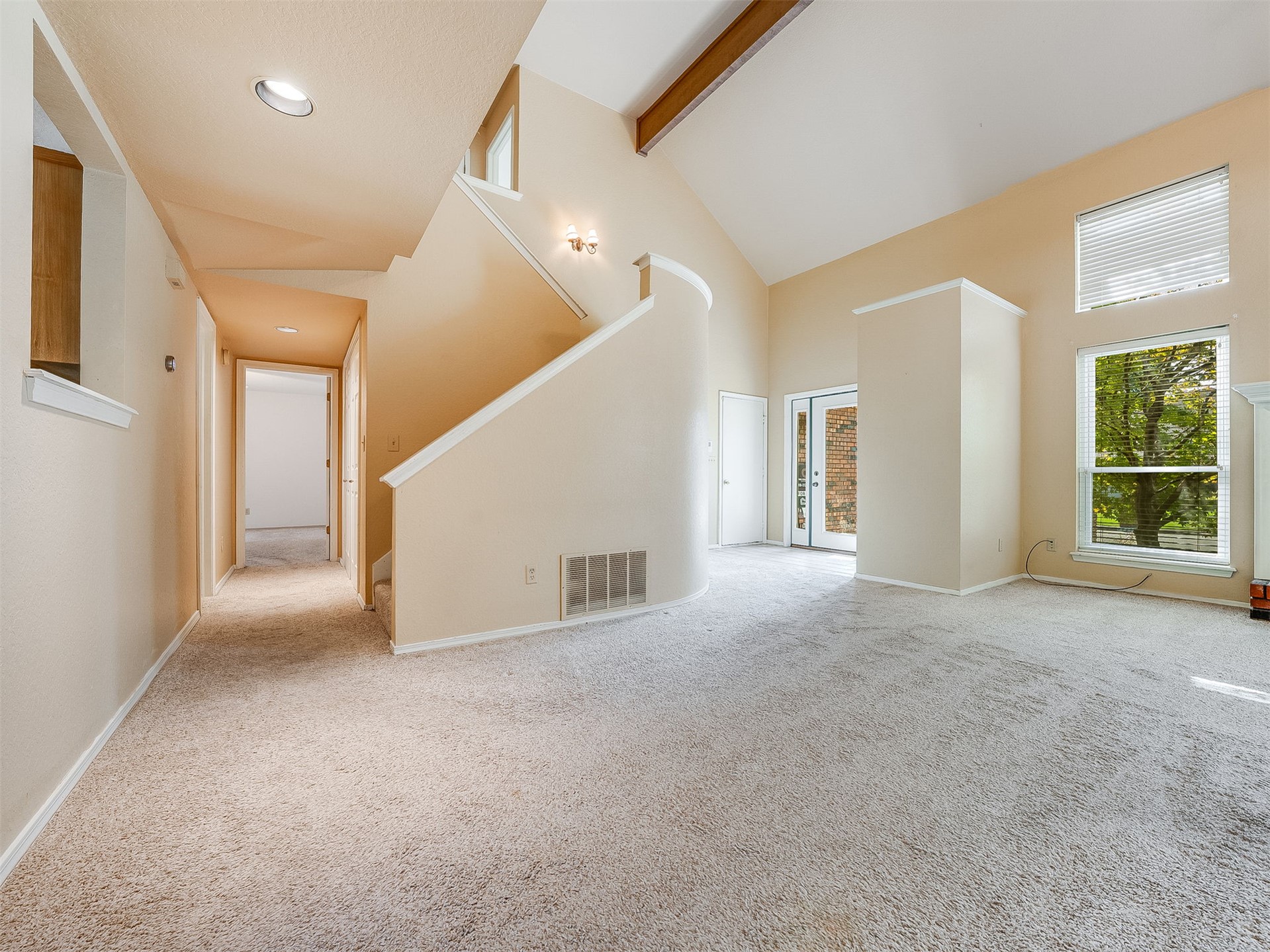 7725 S Erie Avenue Property Photo 4