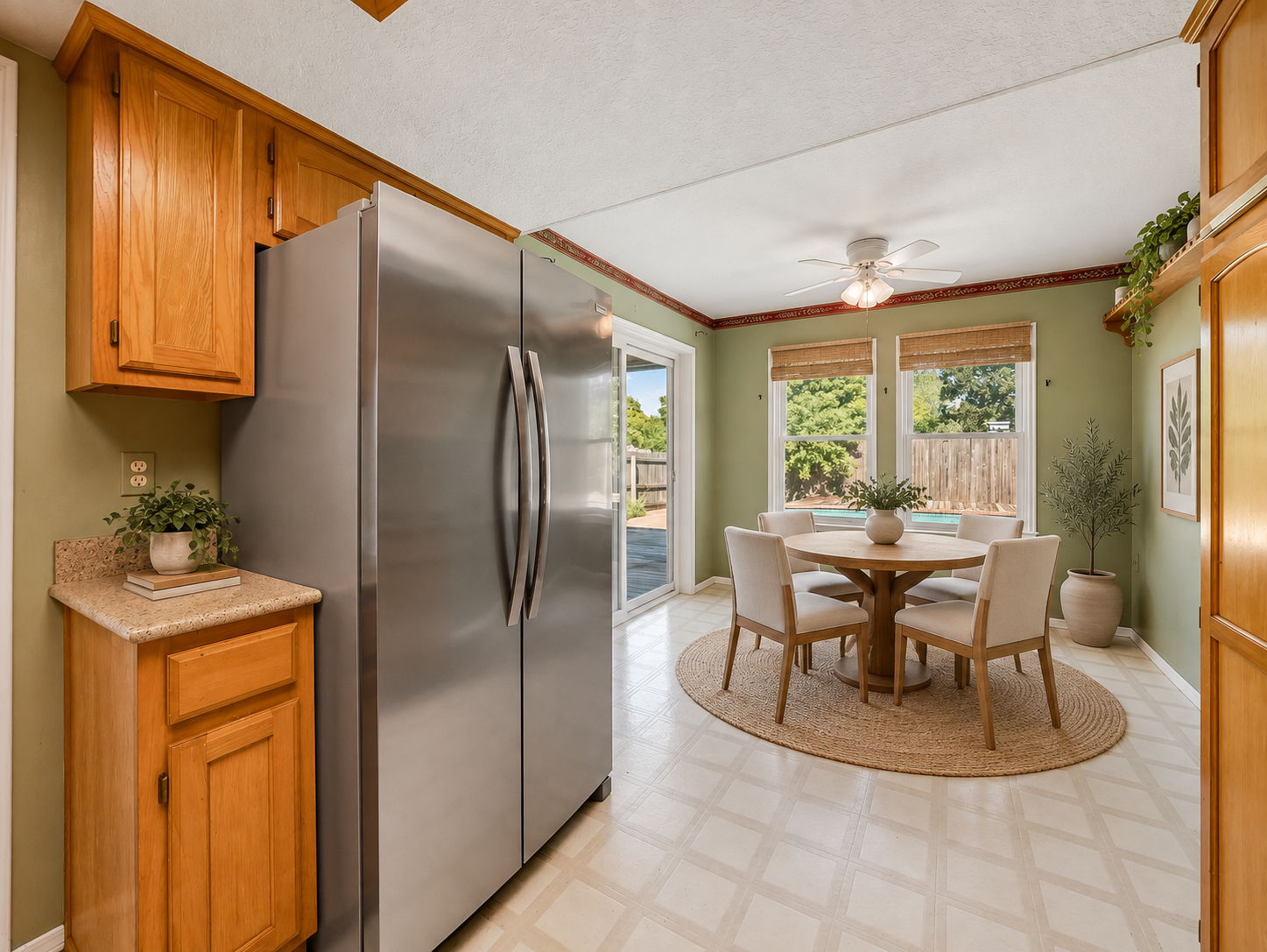 7725 S Erie Avenue Property Photo 10