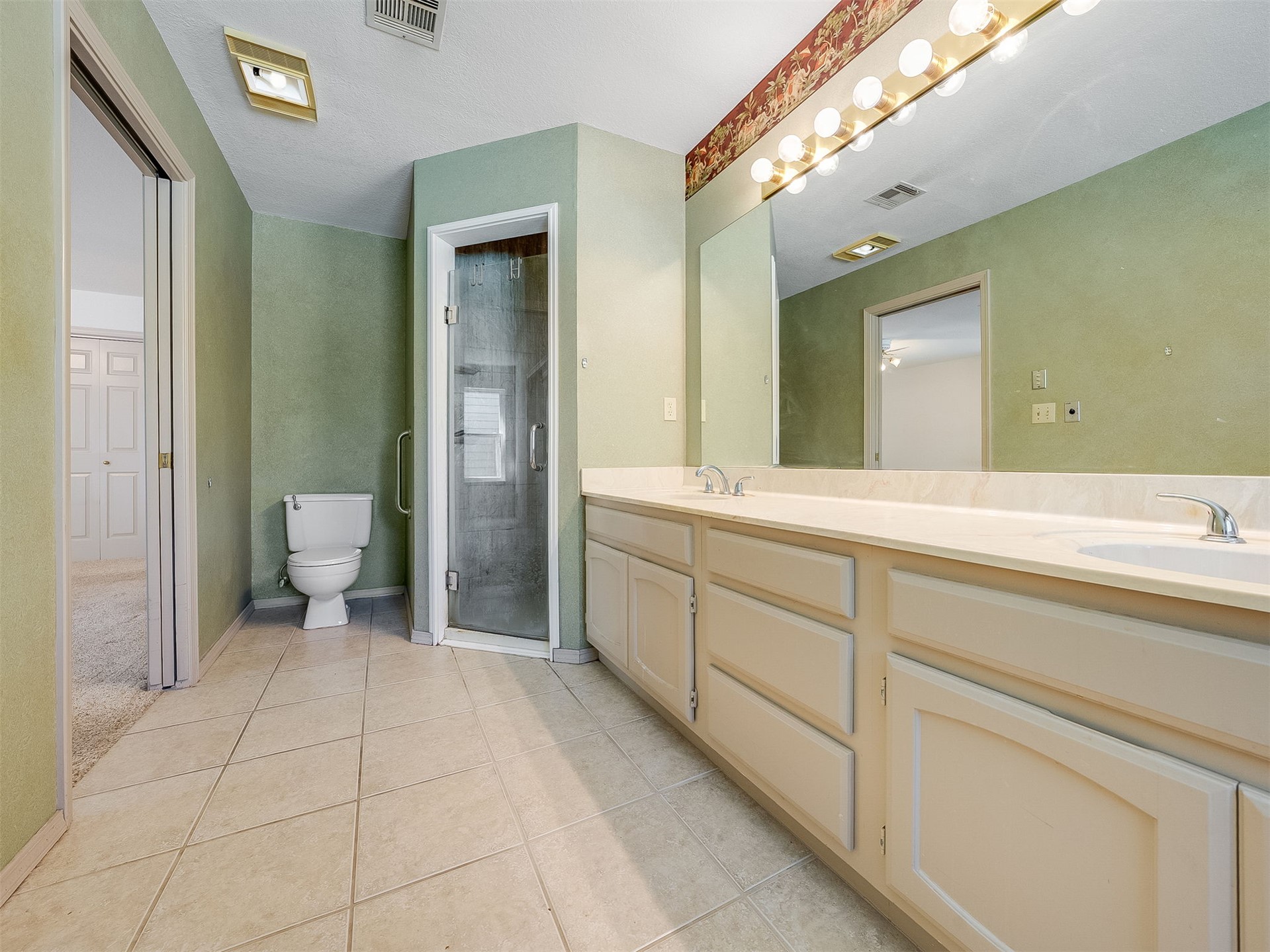 7725 S Erie Avenue Property Photo 16