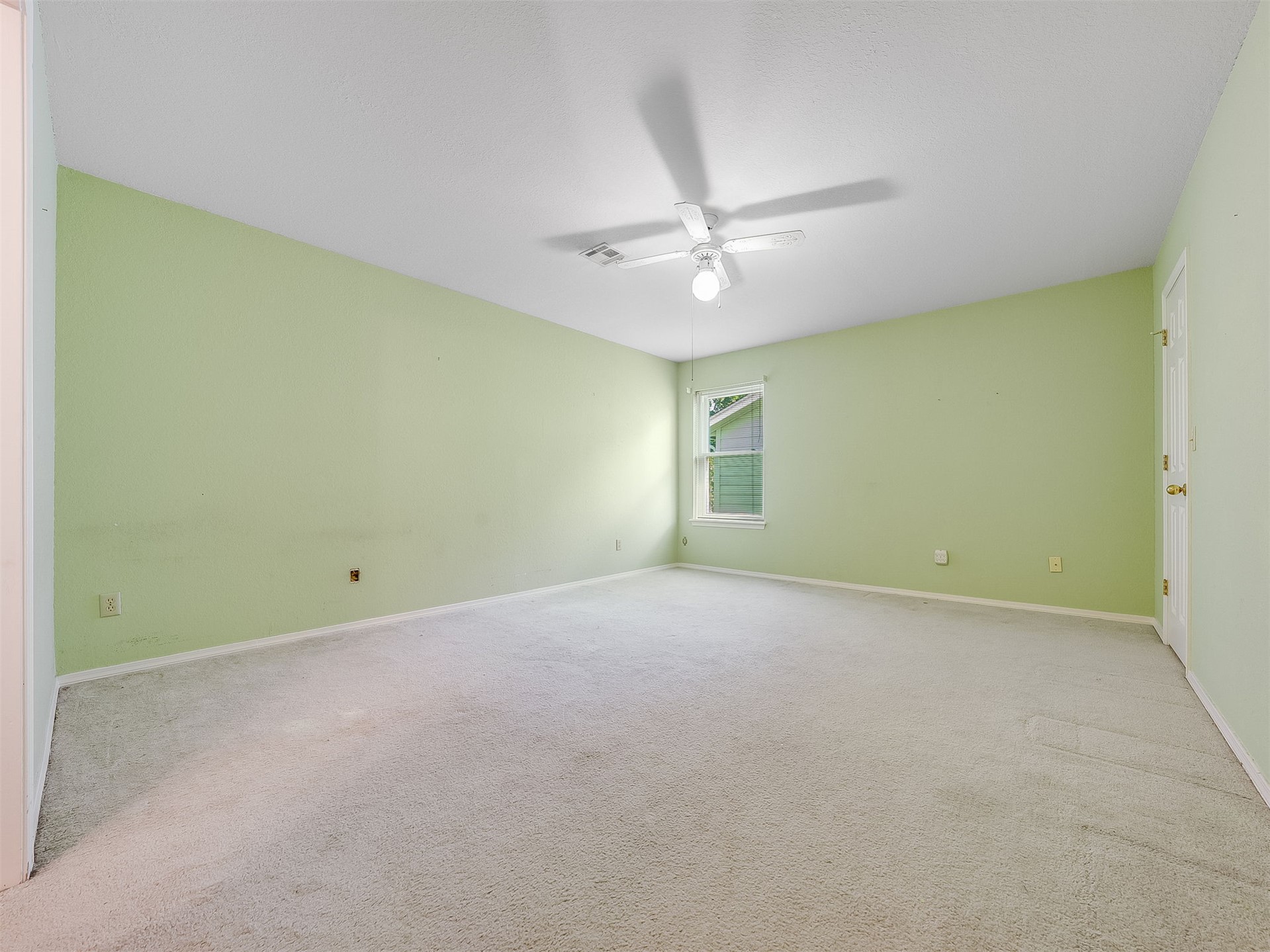 7725 S Erie Avenue Property Photo 19