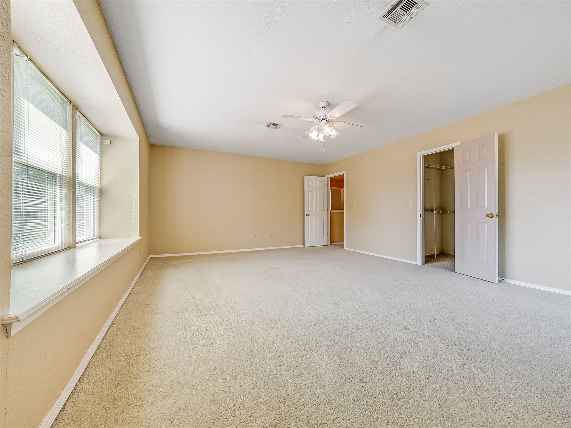 7725 S Erie Avenue Property Photo 21
