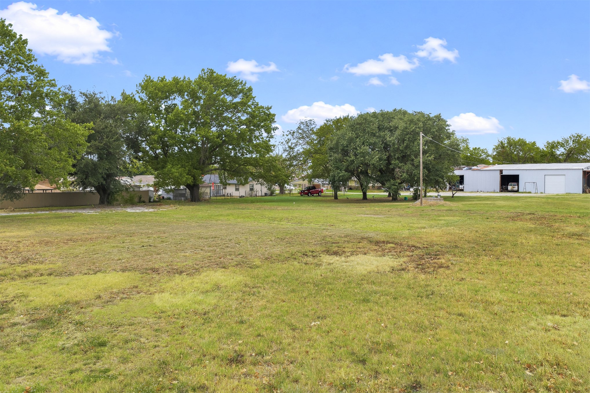Higgins Street Property Photo 10