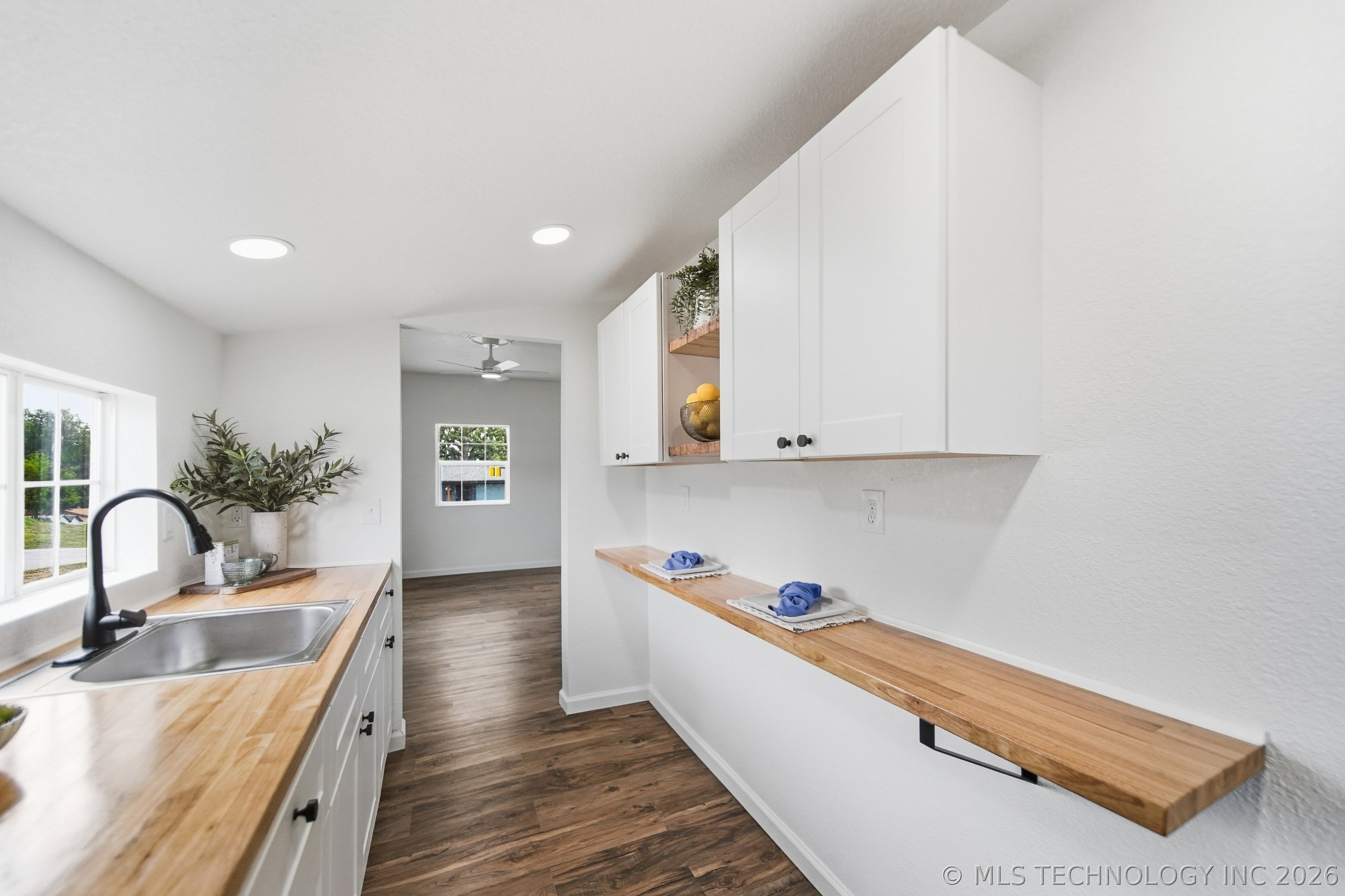 522 N Franklin Avenue Property Photo 8