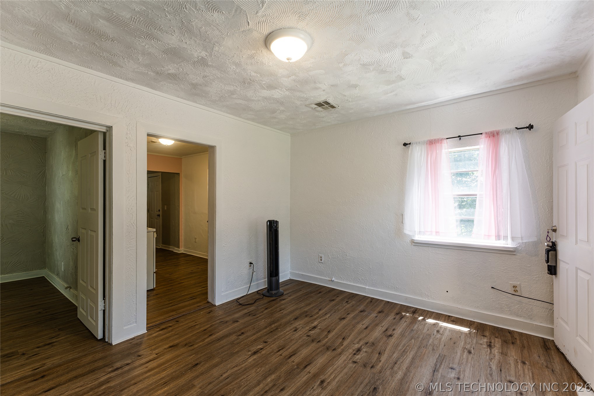 512 N Francis Street Property Photo 6