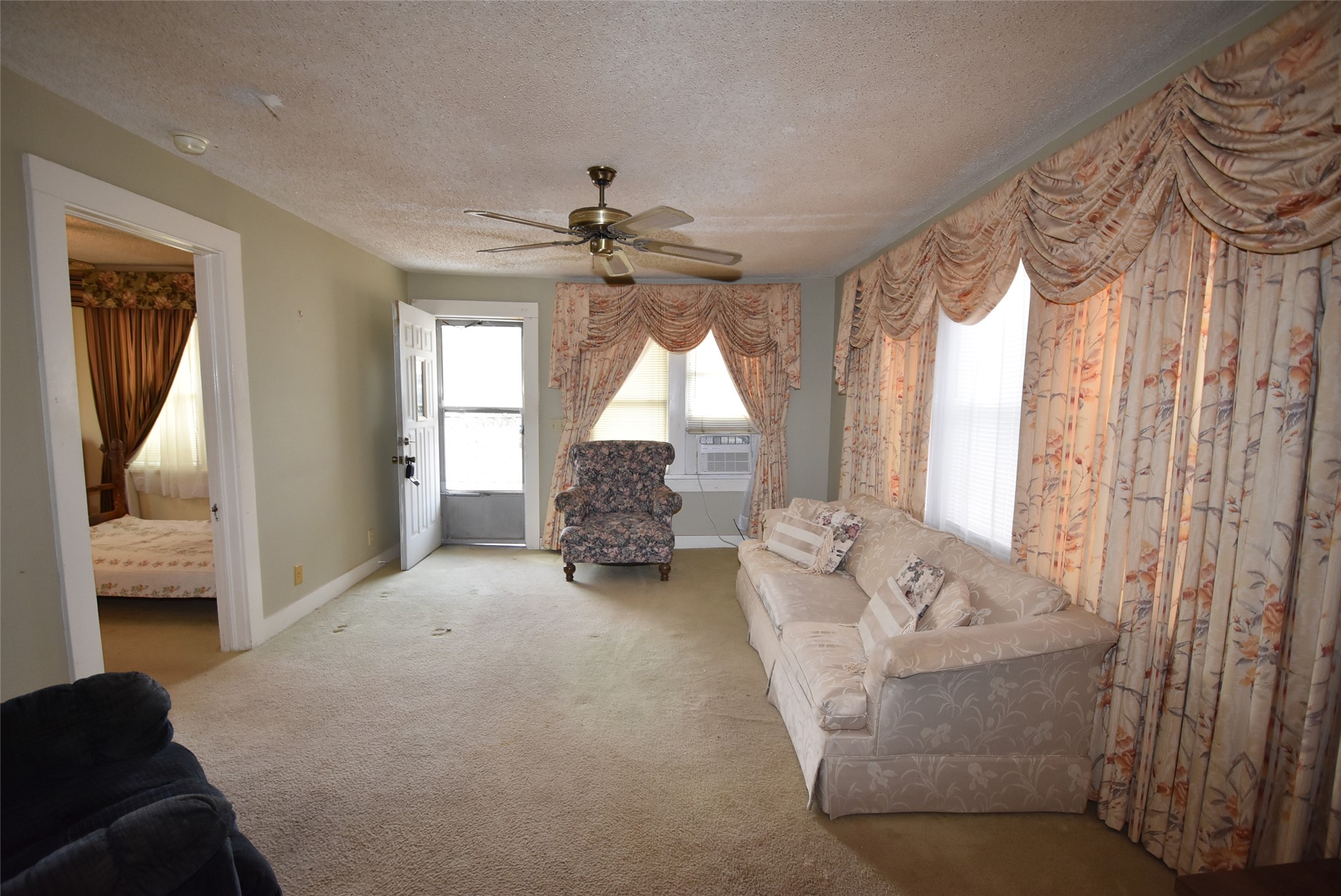 2020 N Union Avenue Property Photo 6