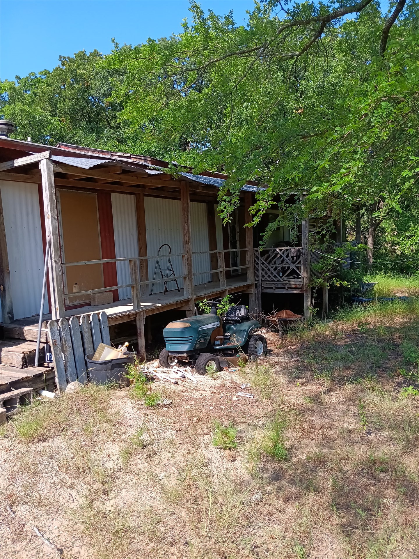 2411 Arapaho Road Property Photo 7