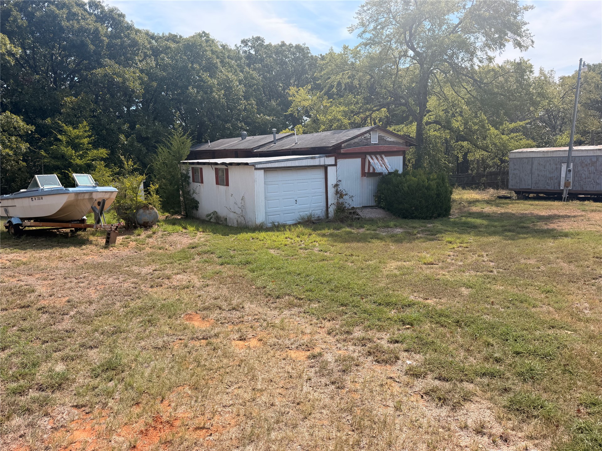 2411 Arapaho Road Property Photo 9