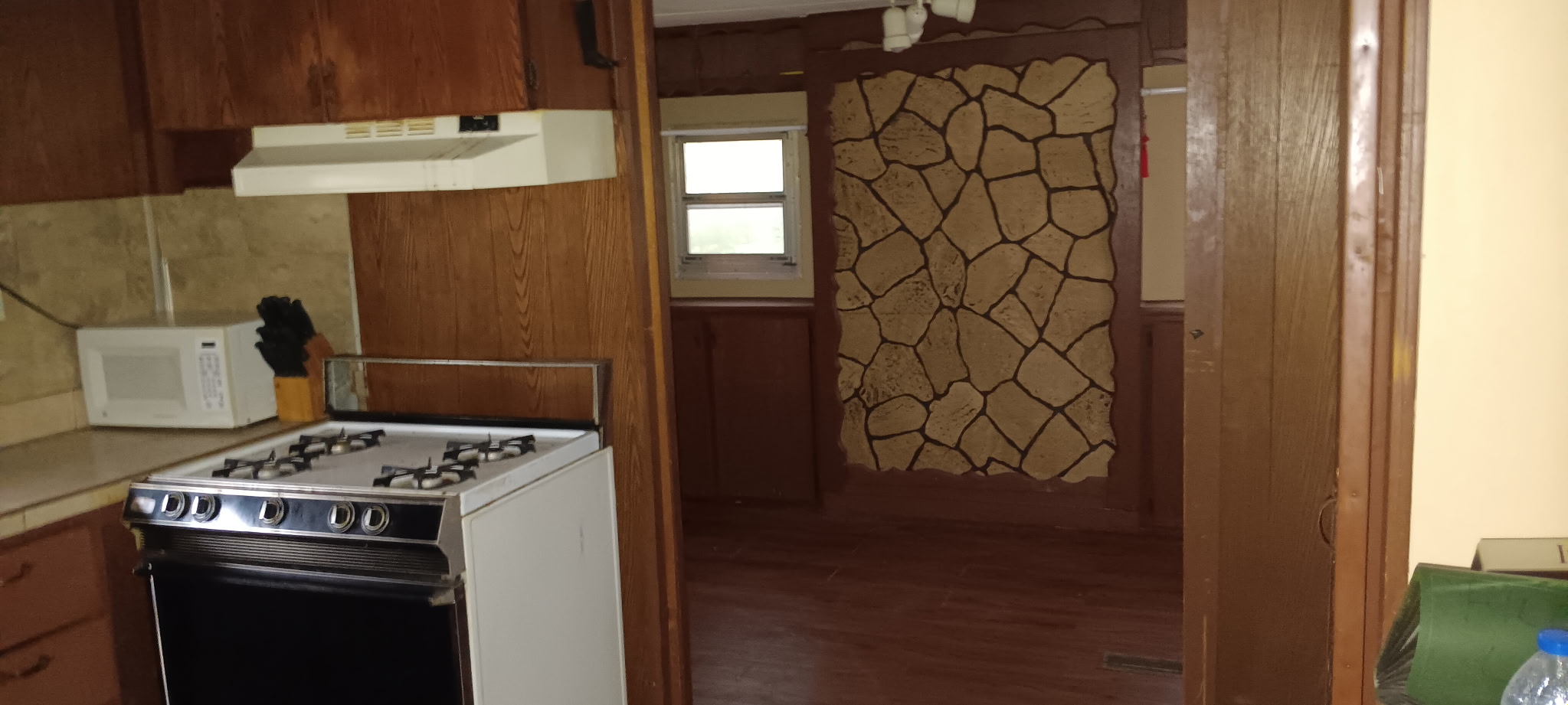 2411 Arapaho Road Property Photo 14