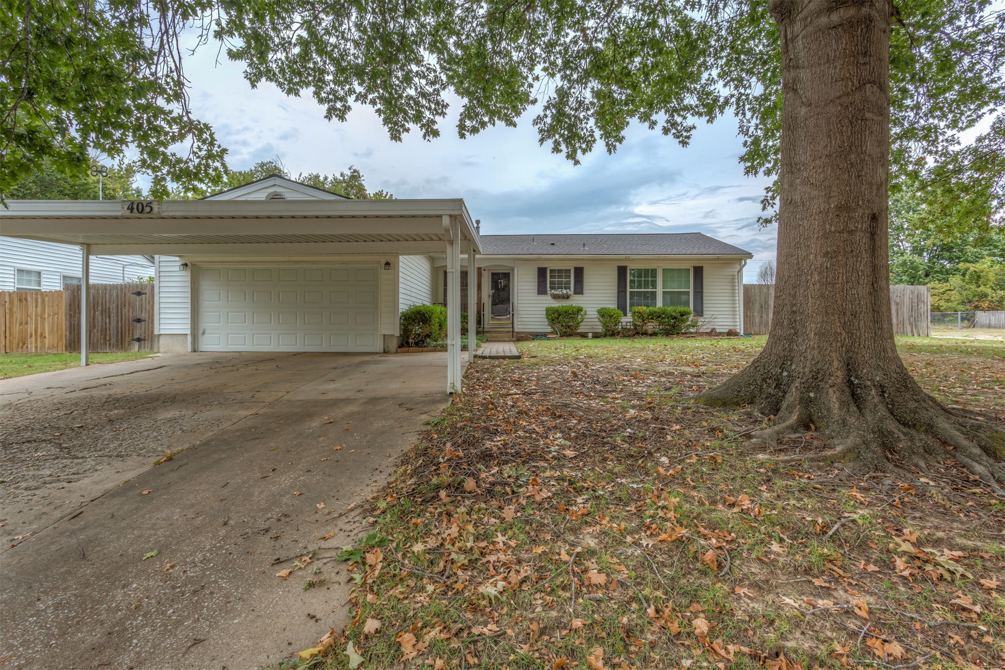 405 Parkview Drive Property Photo 2