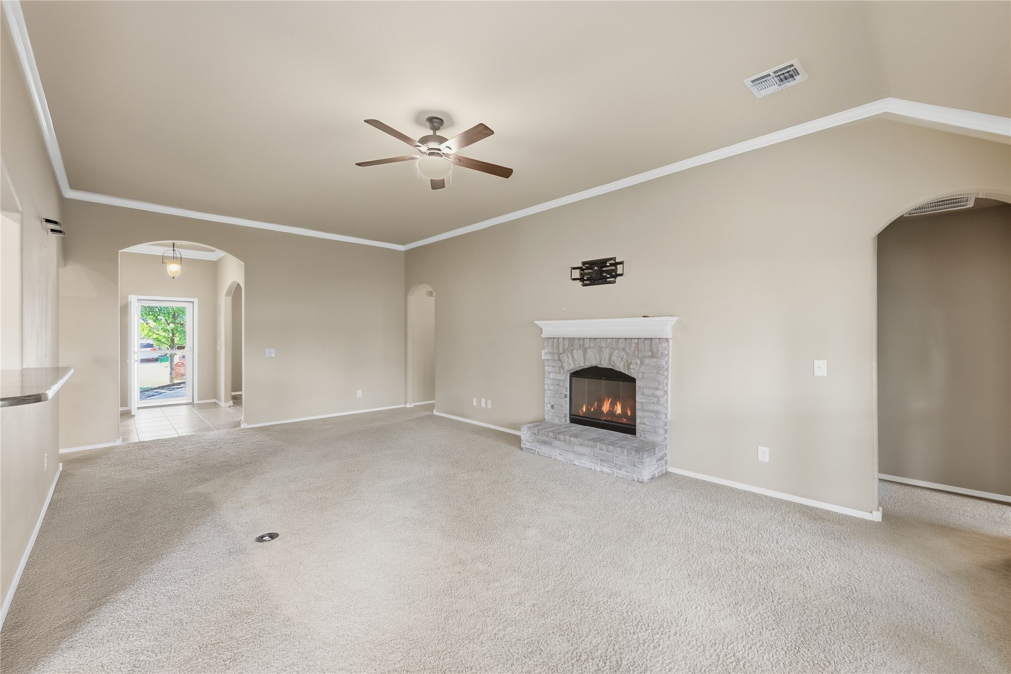 3009 N Ironwood Avenue Property Photo 9