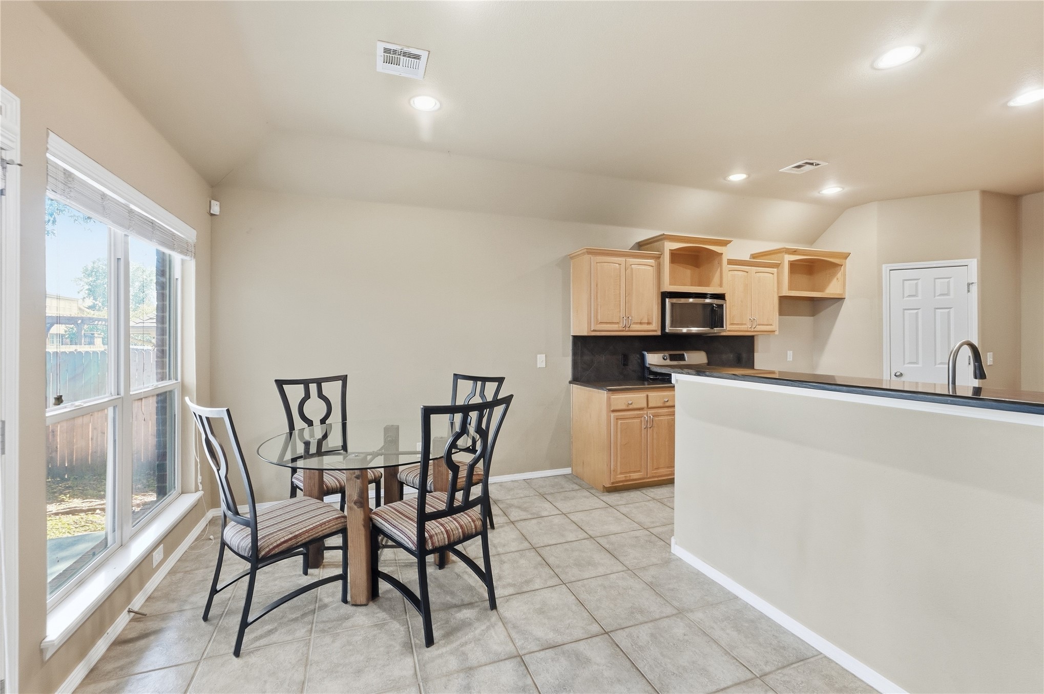 3009 N Ironwood Avenue Property Photo 11