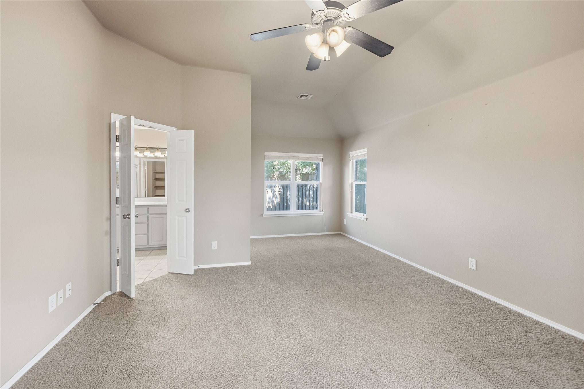 3009 N Ironwood Avenue Property Photo 17