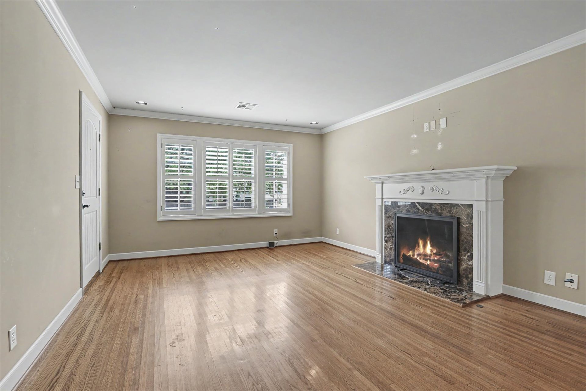 1821 Columbia Avenue Property Photo 2