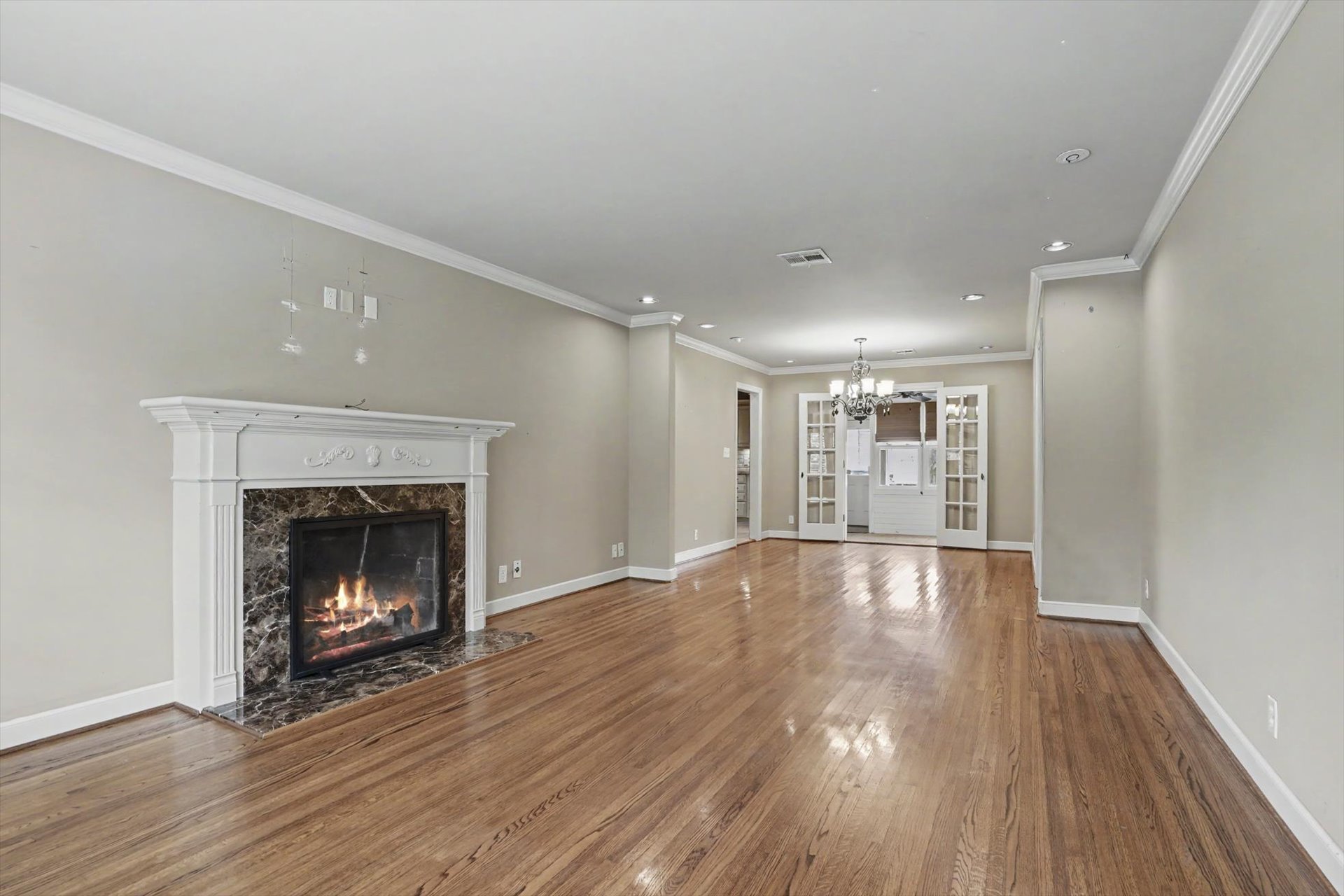 1821 Columbia Avenue Property Photo 3