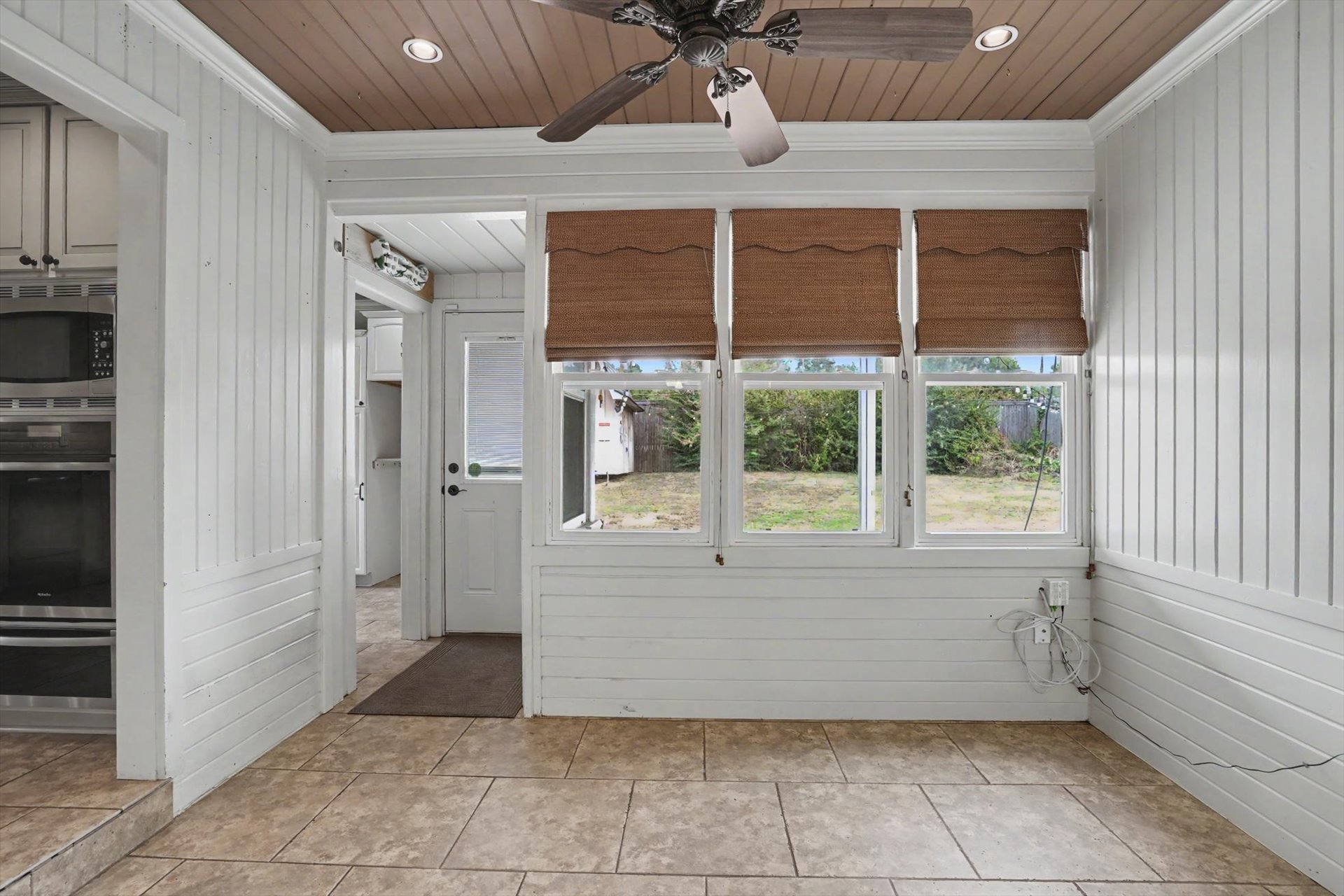 1821 Columbia Avenue Property Photo 8