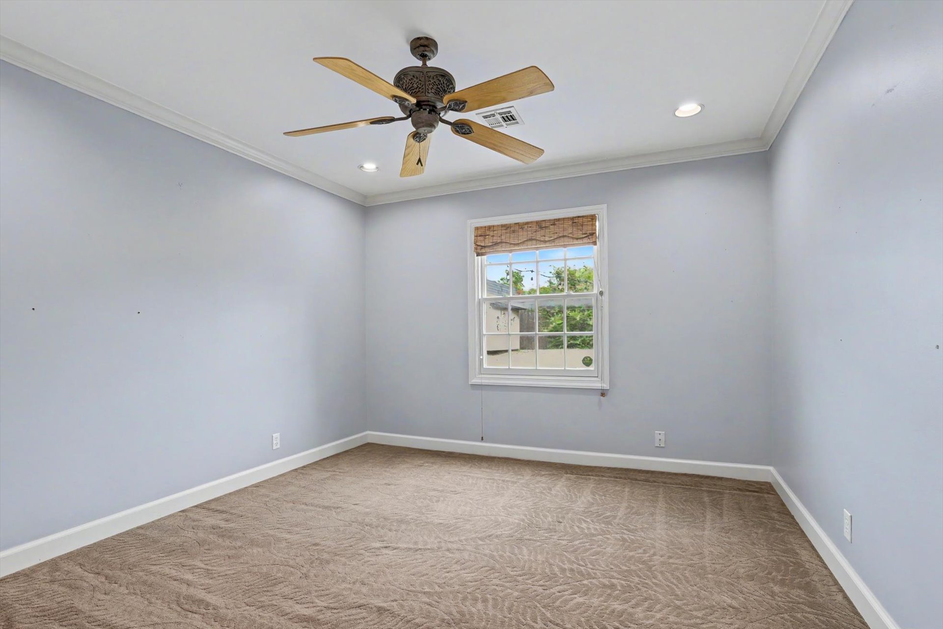 1821 Columbia Avenue Property Photo 14
