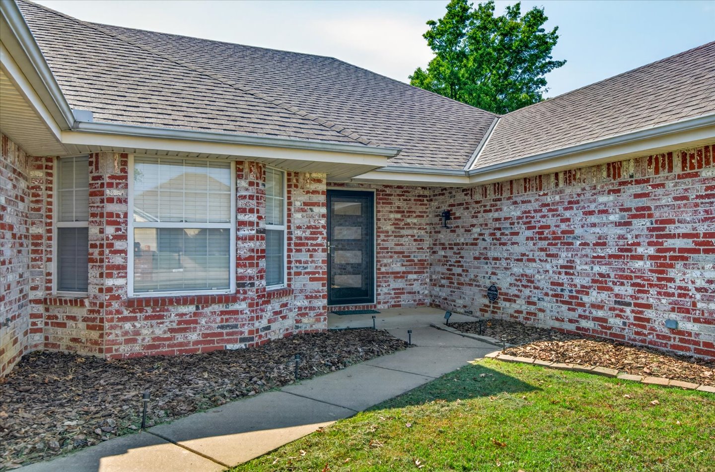 5613 Woodland Property Photo 3