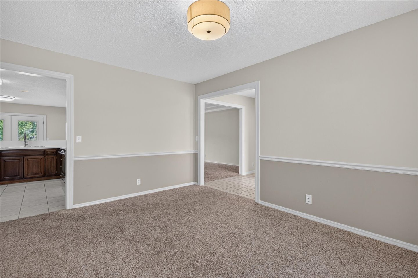 5613 Woodland Property Photo 9