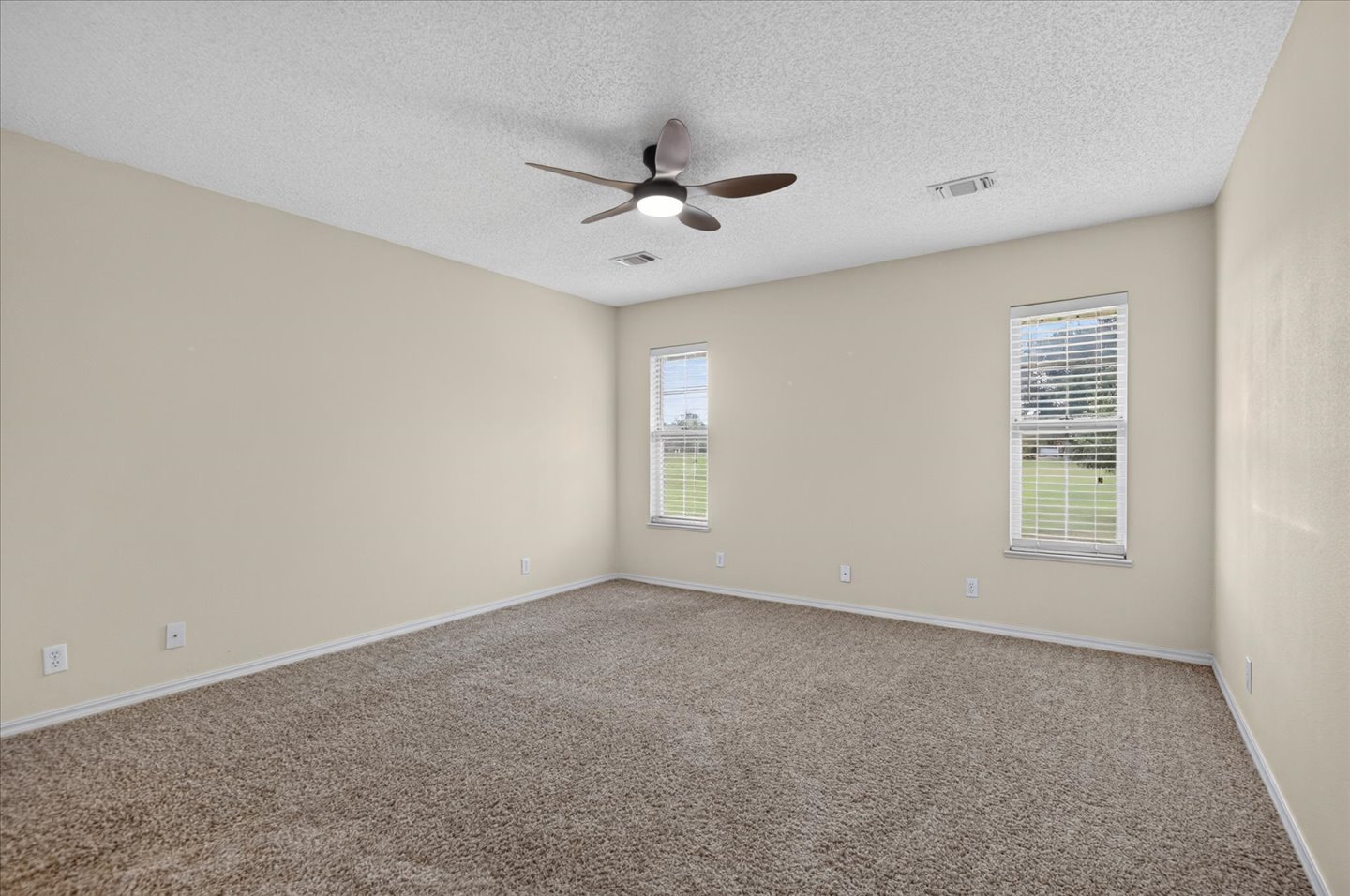 5613 Woodland Property Photo 17